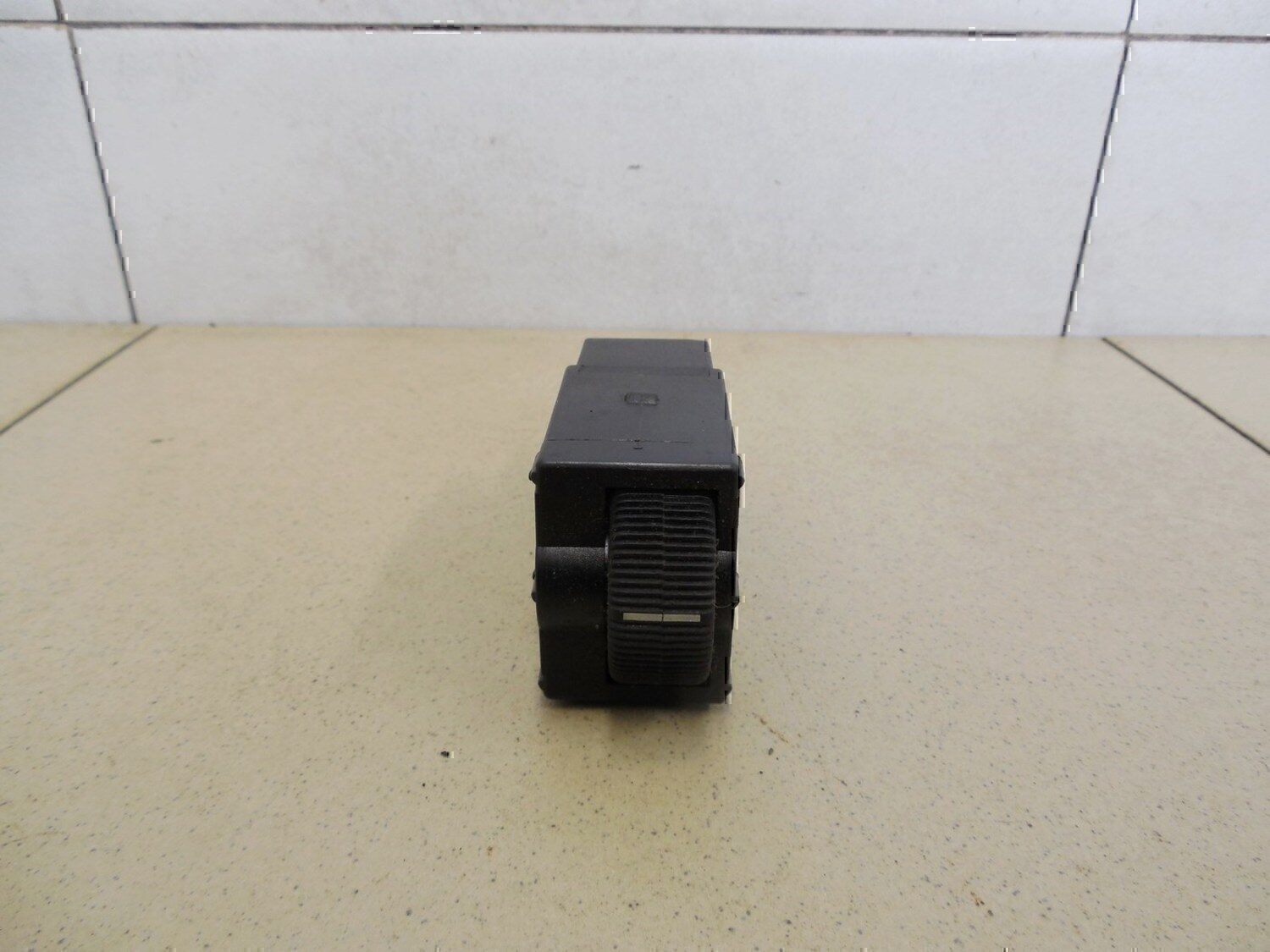 Кнопка корректора фар MITSUBISHI Carisma (DA) 1999-2003