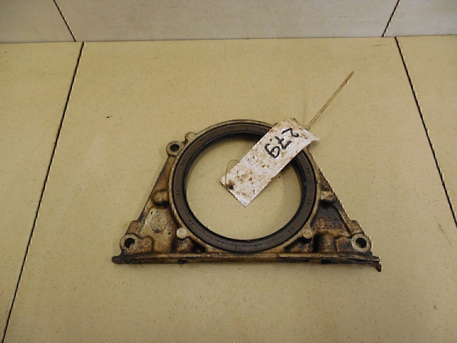 Крышка коленвала задняя MITSUBISHI Carisma (DA) 1999-2003