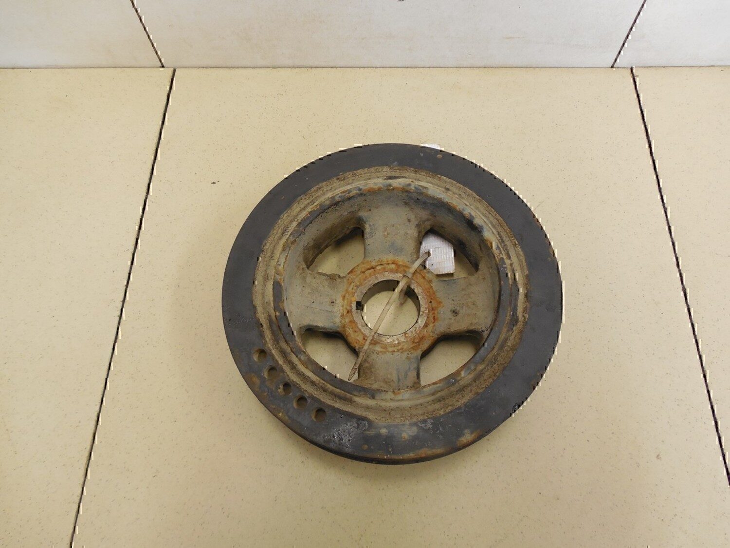 Шкив коленвала MITSUBISHI Carisma (DA) 1999-2003