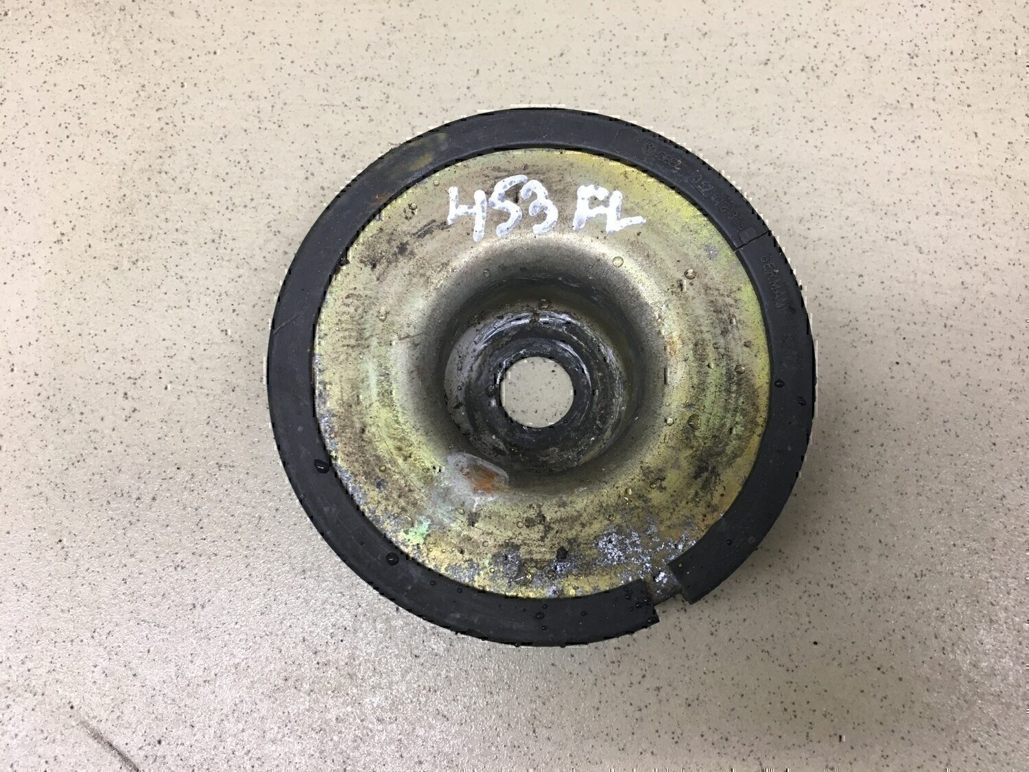 Опора переднего амортизатора VW Golf II/Jetta II 1983-1992