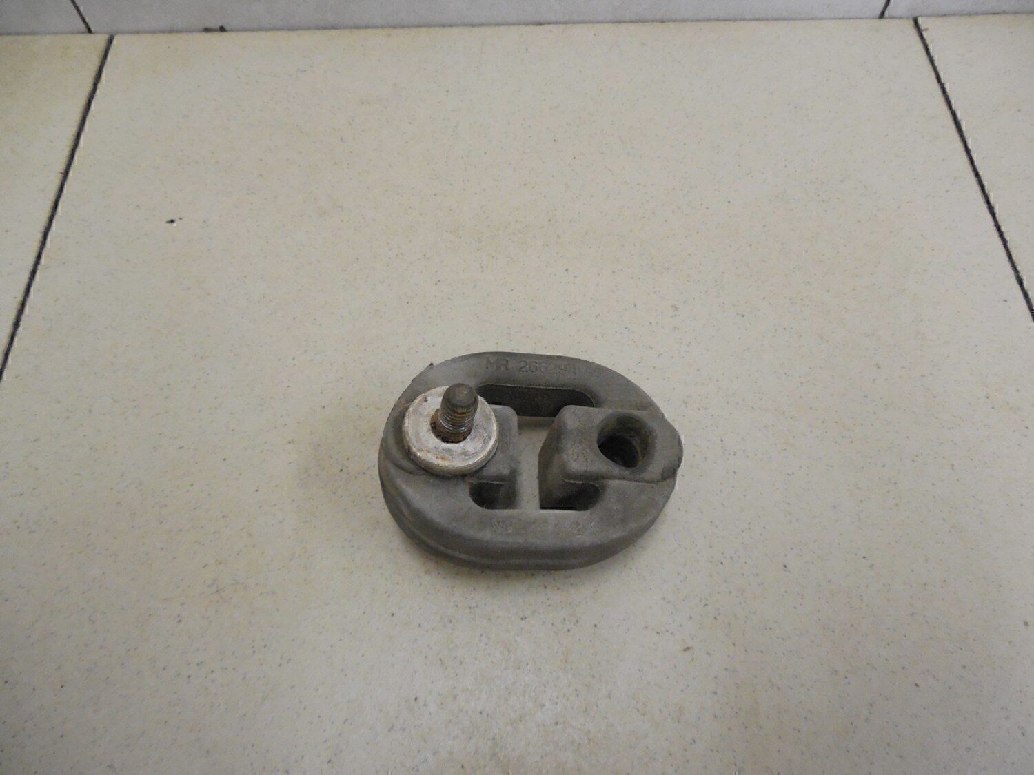 Резинка подвеса глушителя MITSUBISHI Carisma (DA) 1999-2003