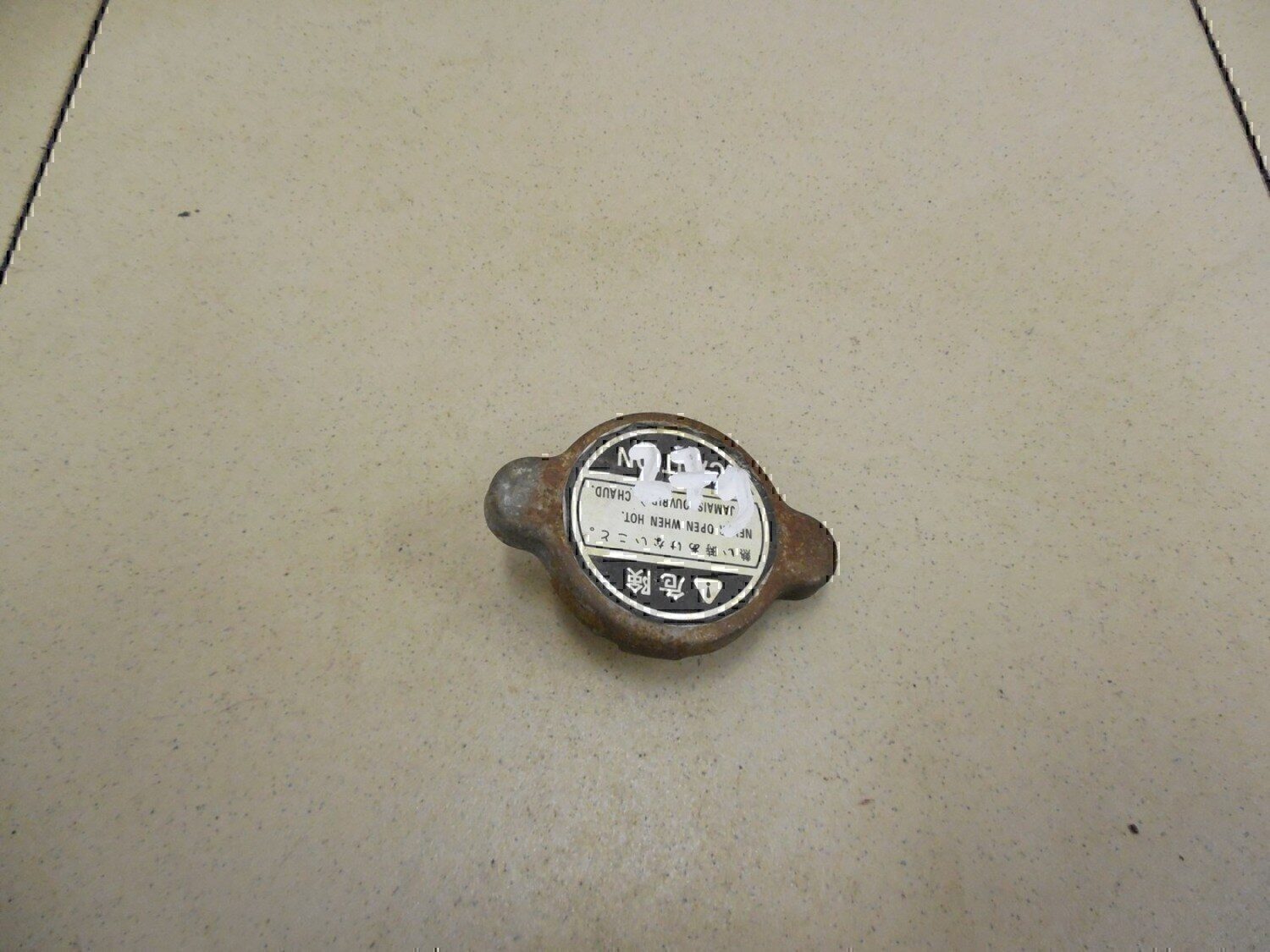 Крышка радиатора MITSUBISHI Carisma (DA) 1999-2003