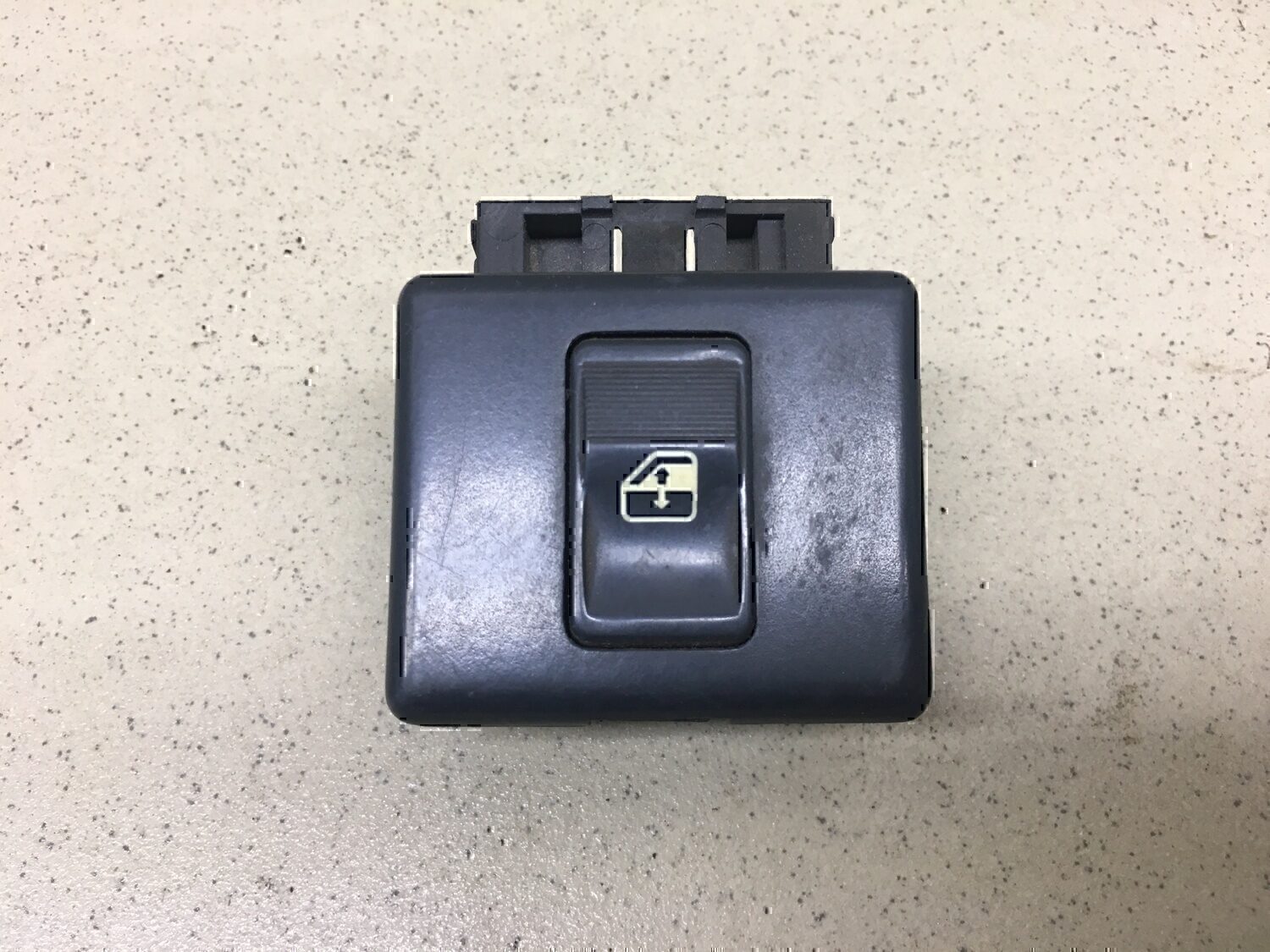 Блок управления стеклоподъемниками