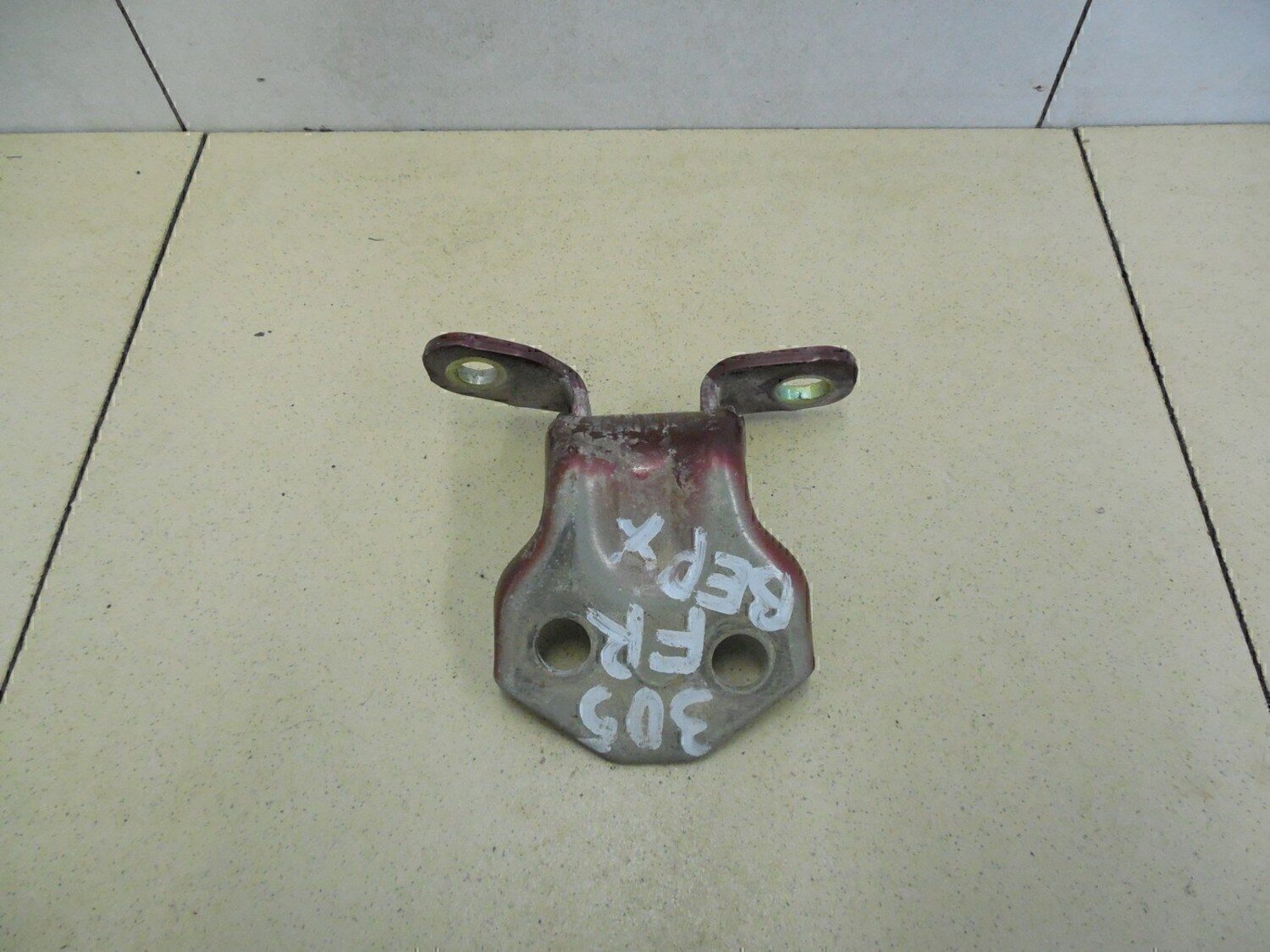 Петля двери передней KIA Spectra 2001-2011