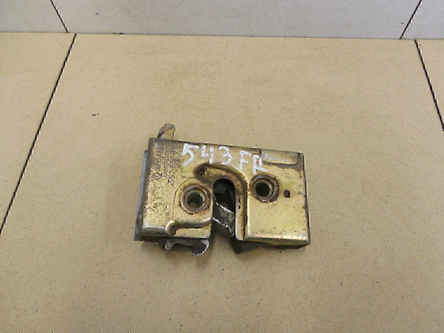 Замок двери передней правой VW Passat [B3] 1988-1993