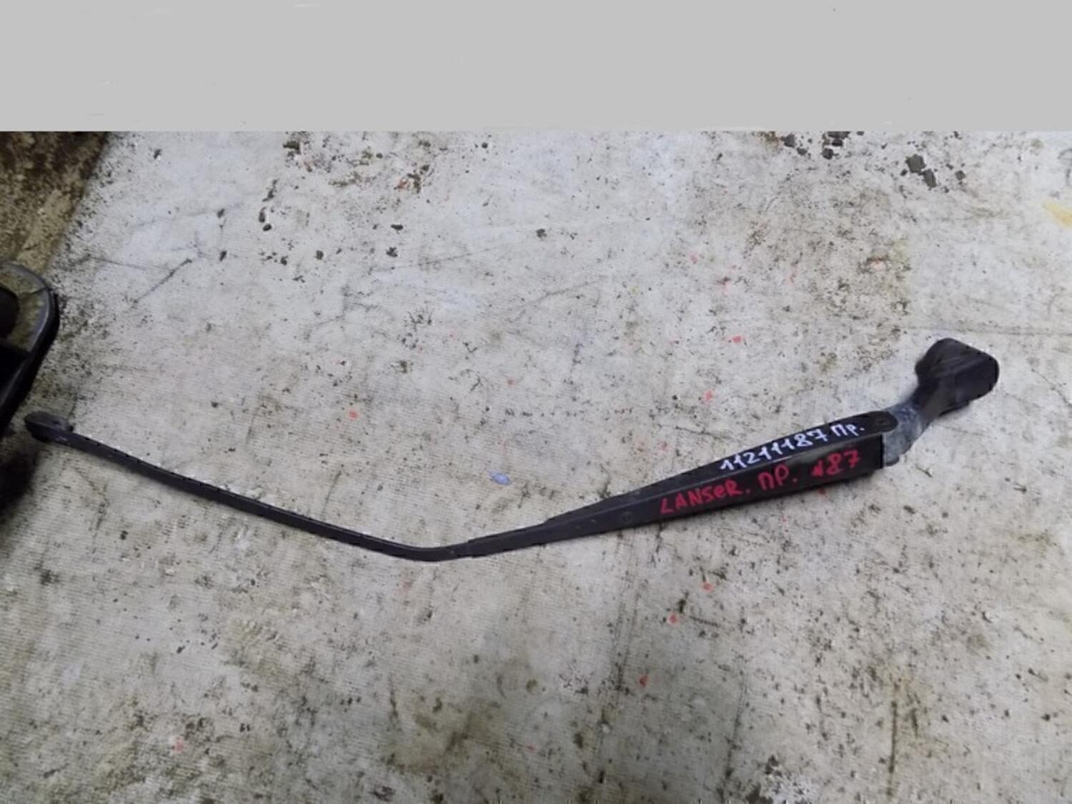 Поводок стеклоочистителя передний правый MITSUBISHI Lancer (CS/Classic) 2003-2006