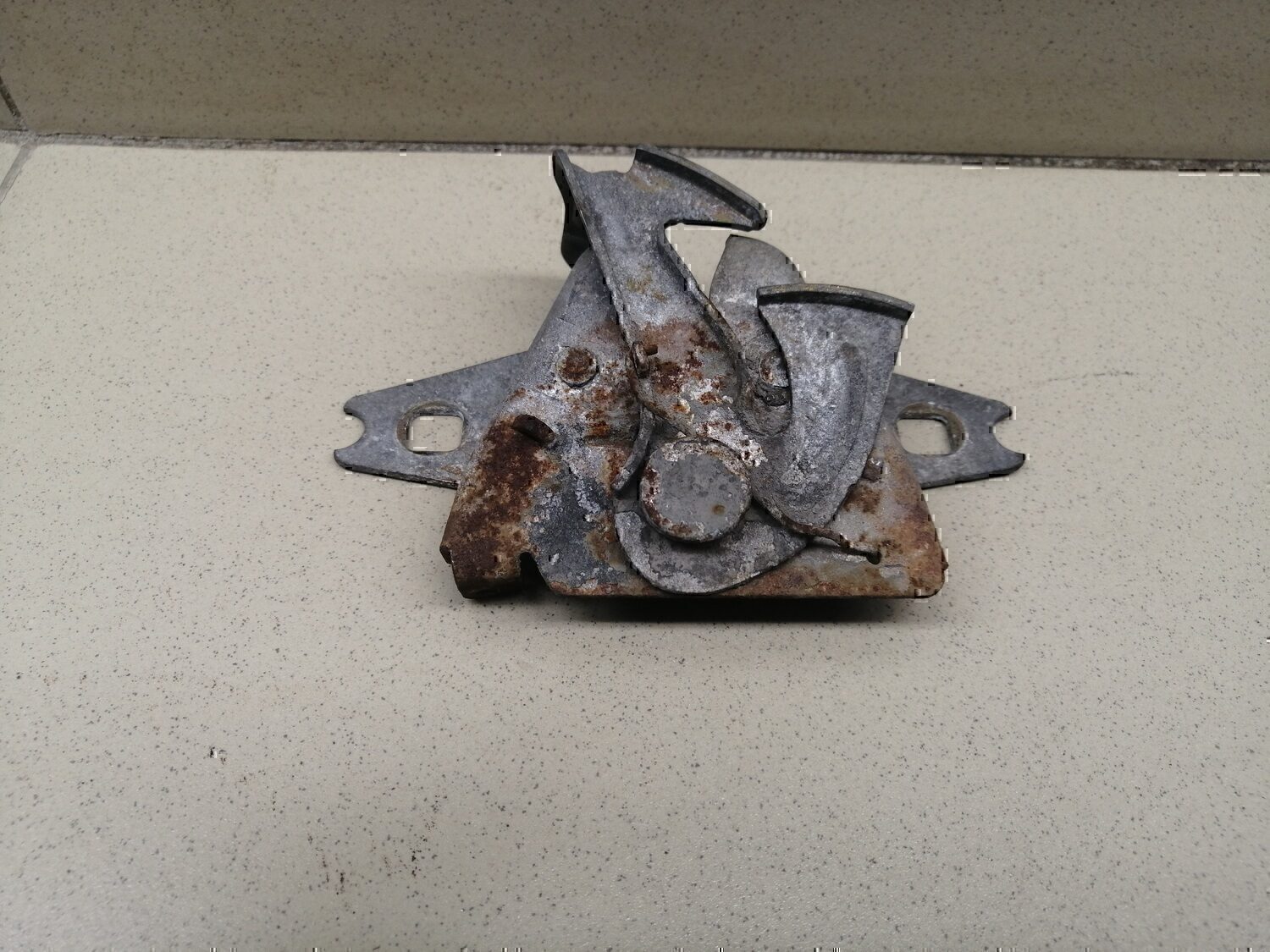 Замок капота VW Passat [B3] 1988-1993