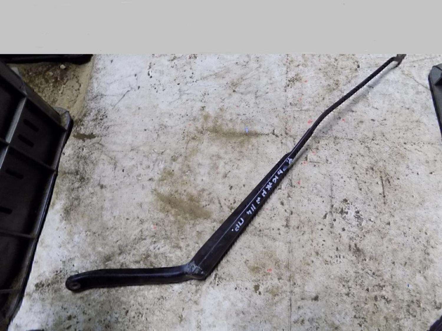 Поводок стеклоочистителя передний правый FORD Fusion 2002-2012