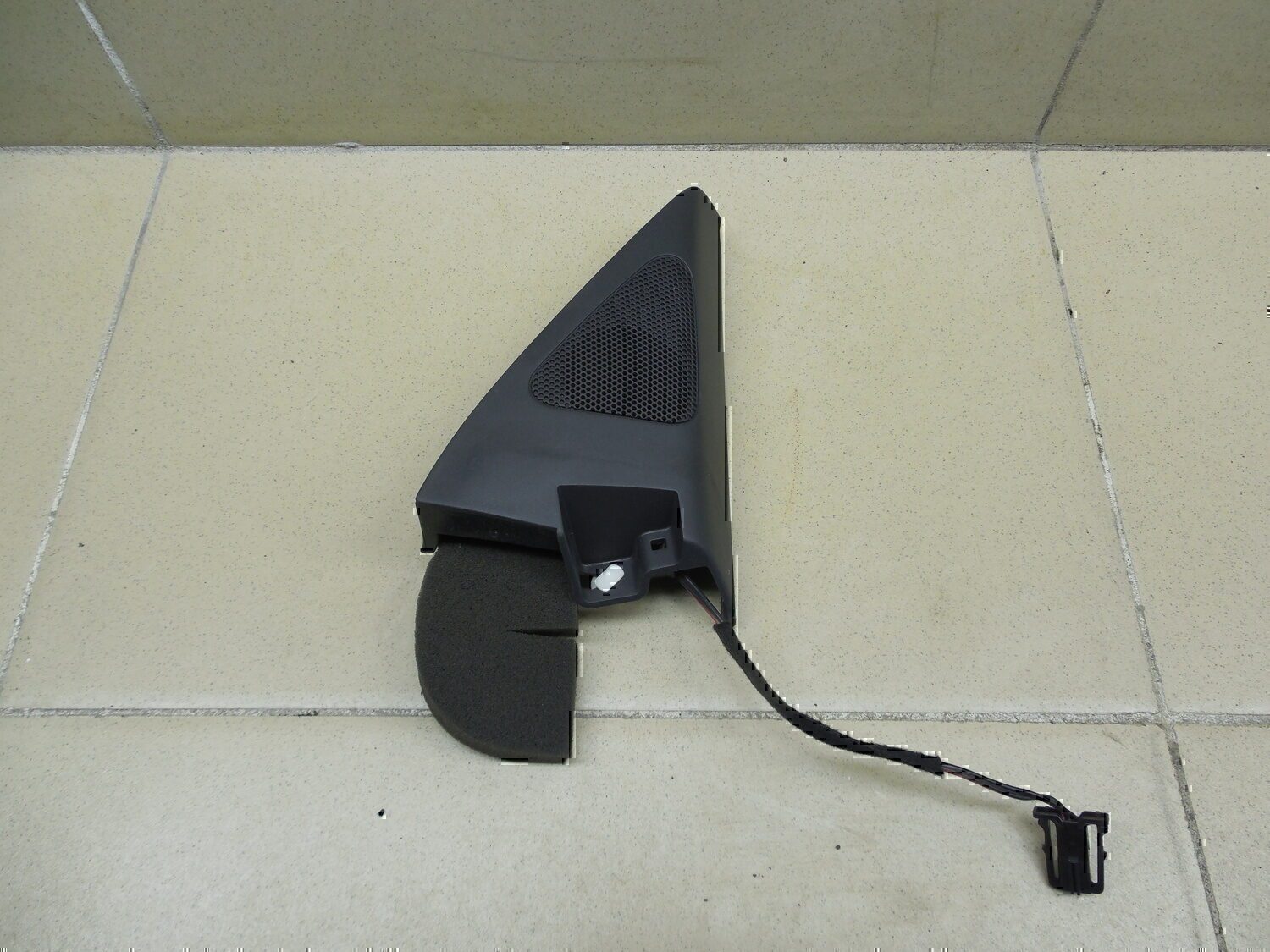 Крышка зеркала внутренняя правая VW Tiguan 2011-2016