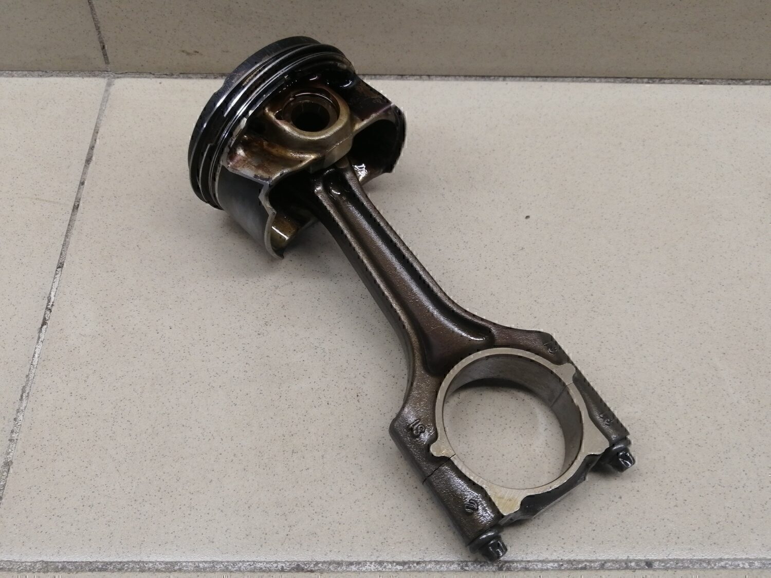 Поршень с шатуном VW Tiguan 2011-2016