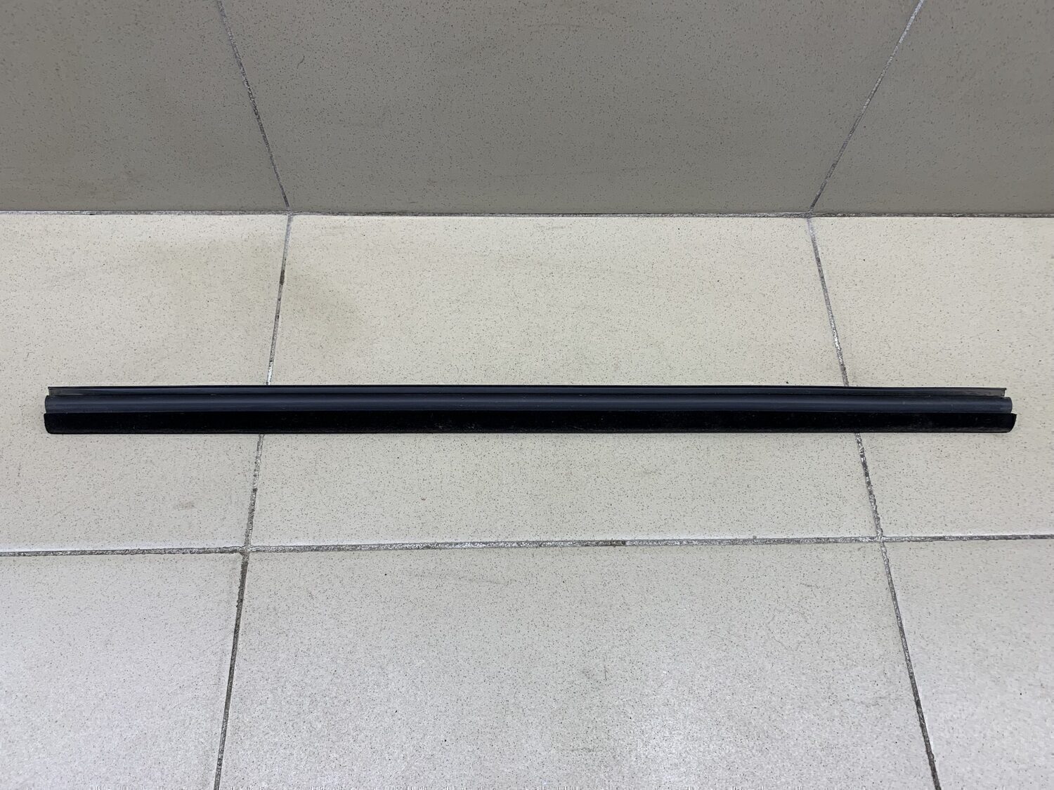 Накладка стекла заднего левого FORD Focus II 2005-2008