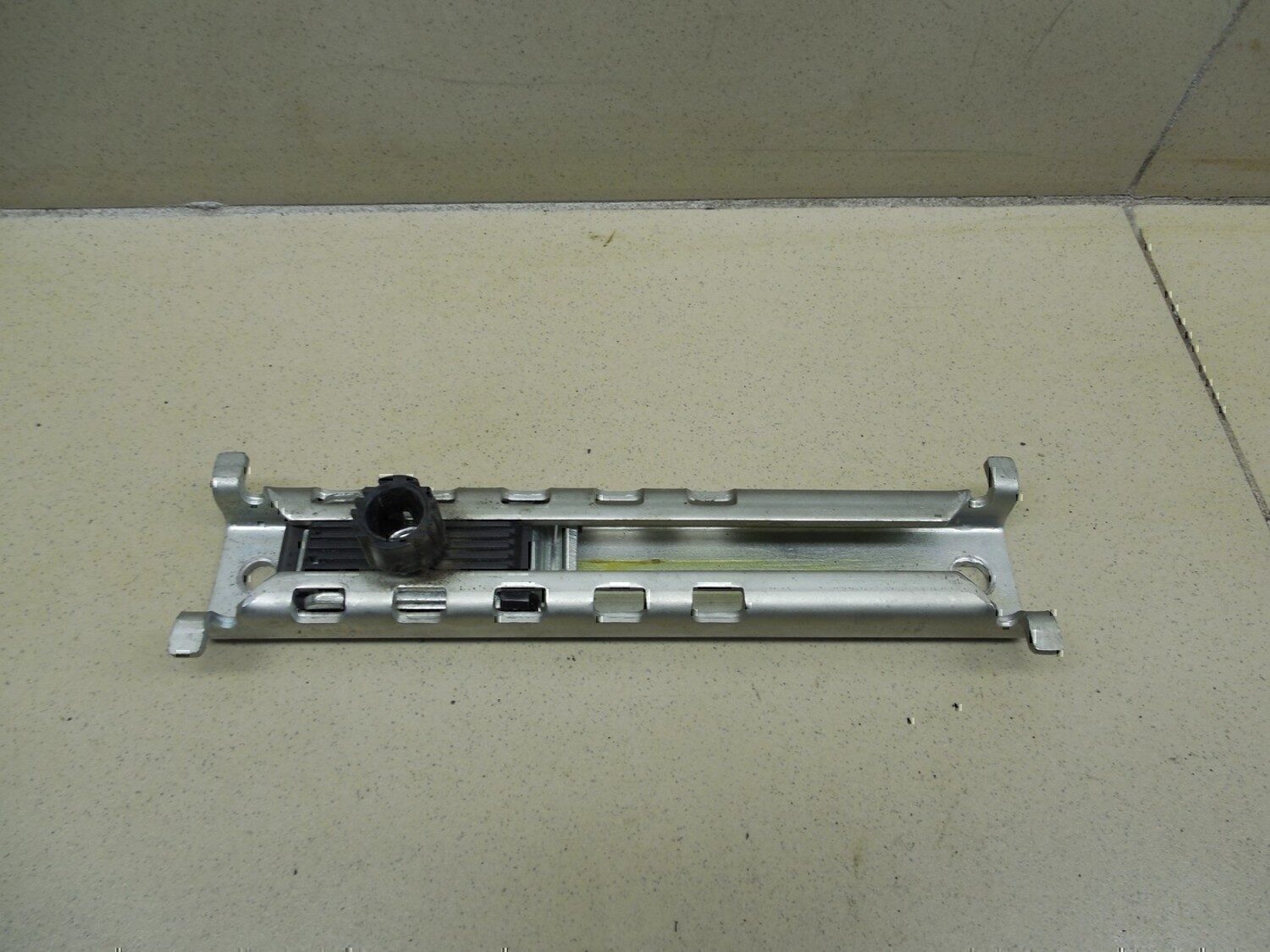 Механизм регулировки ремня безопасности VAZ Chevrolet NIVA