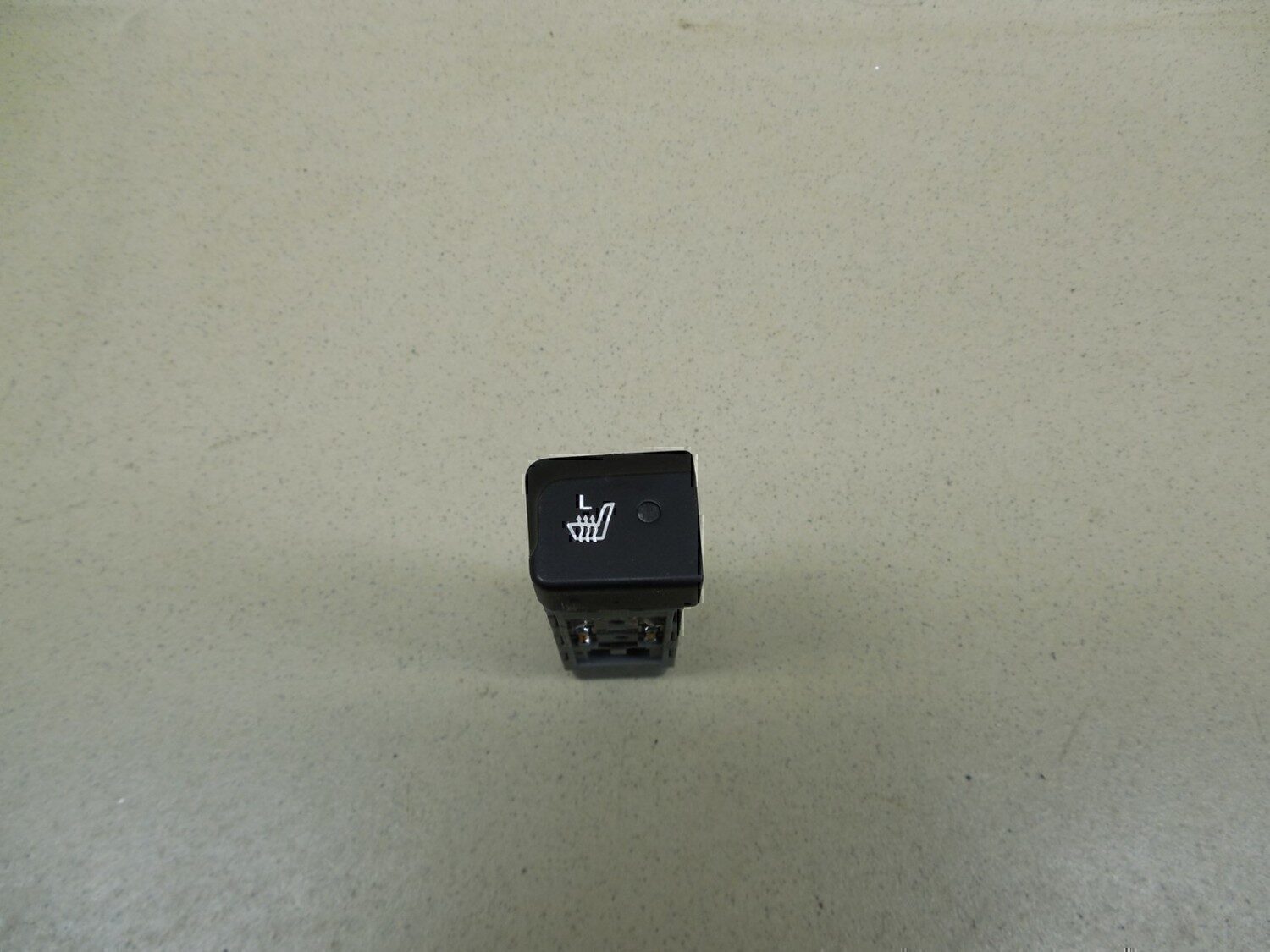 Кнопка обогрева сидений KIA RIO 2005-2011