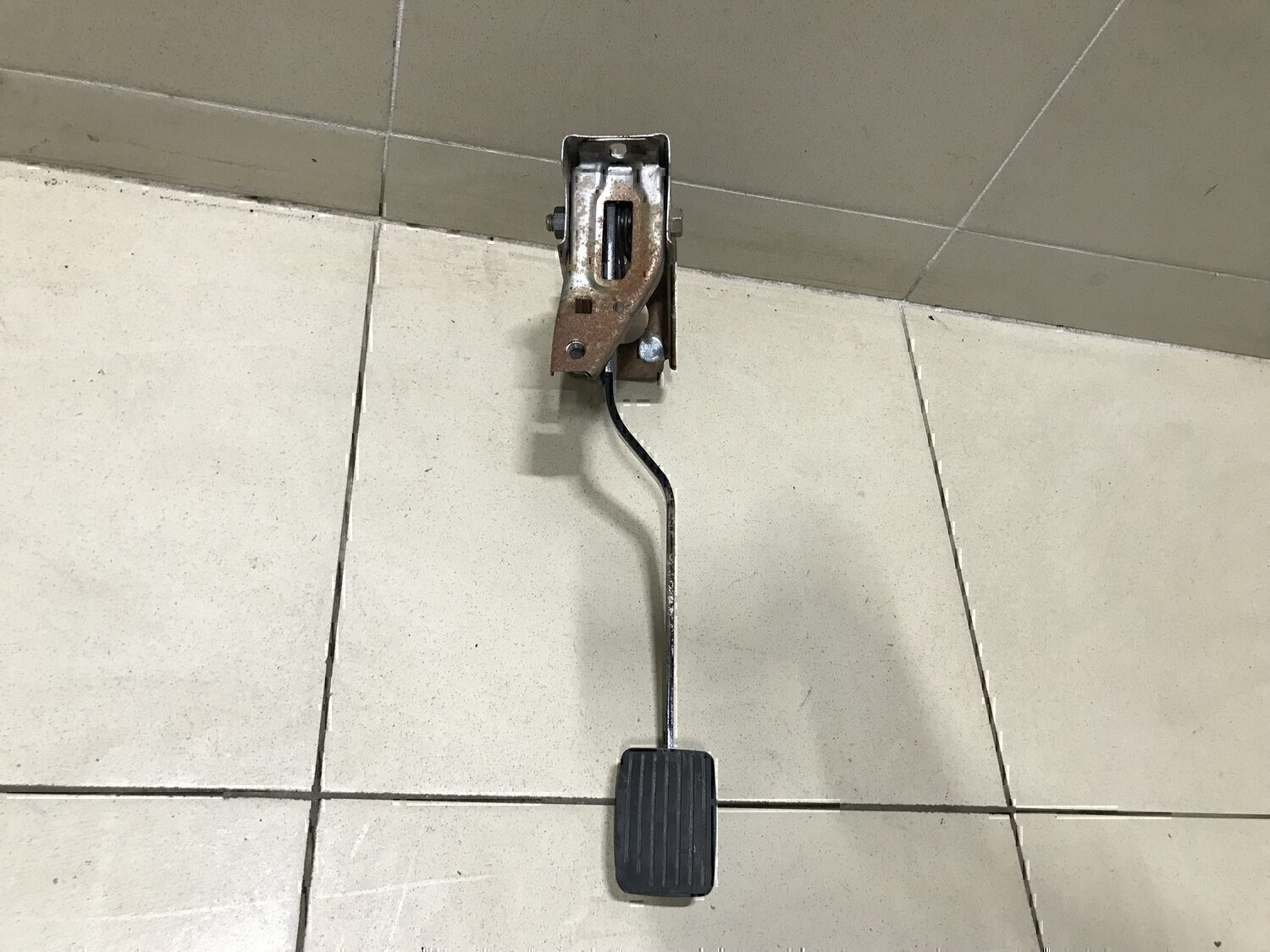 Педаль сцепления MITSUBISHI Carisma (DA) 1999-2003