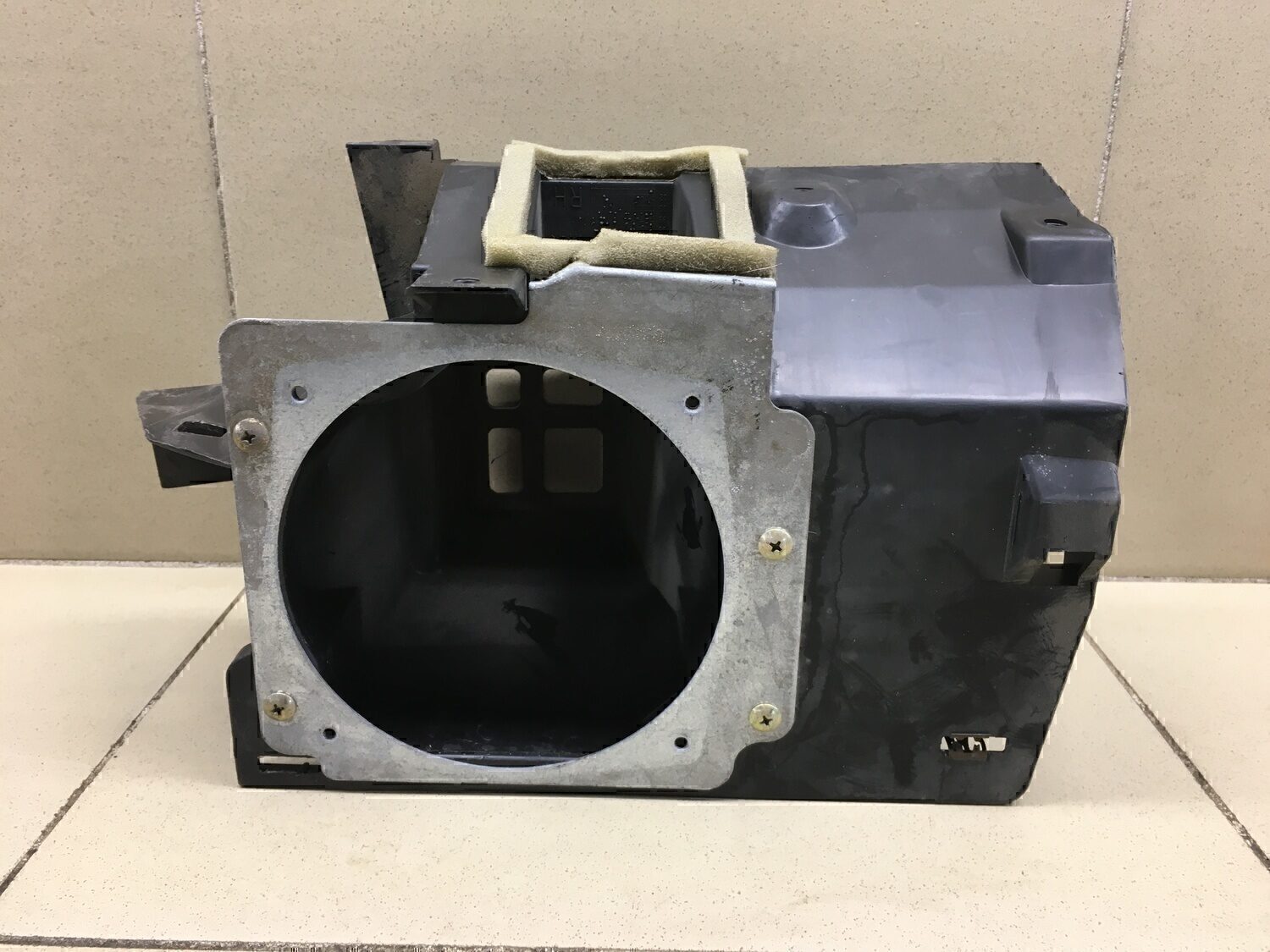 Кронштейн MITSUBISHI Carisma (DA) 1999-2003