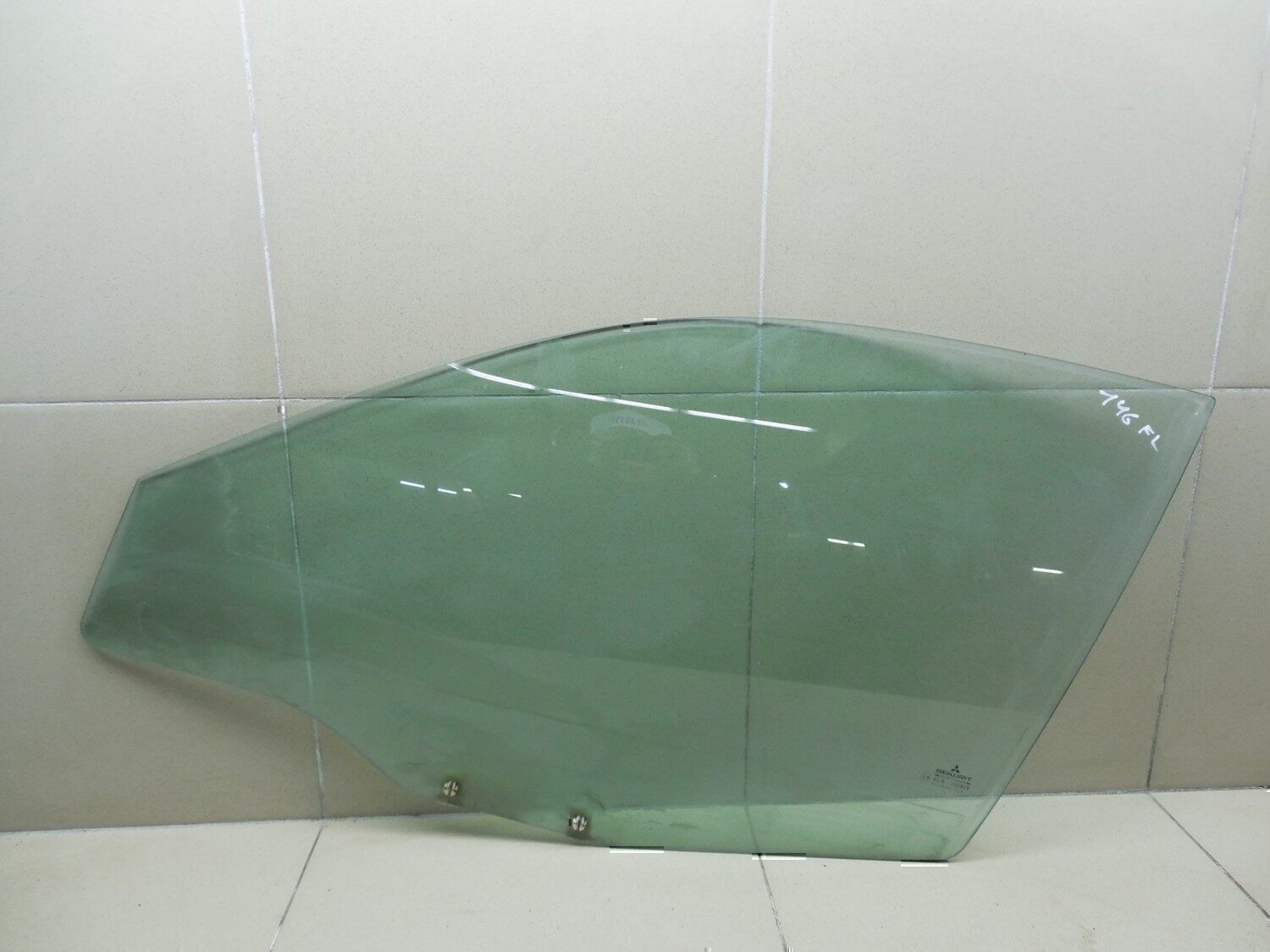 Стекло двери передней левой MITSUBISHI Carisma (DA) 1999-2003