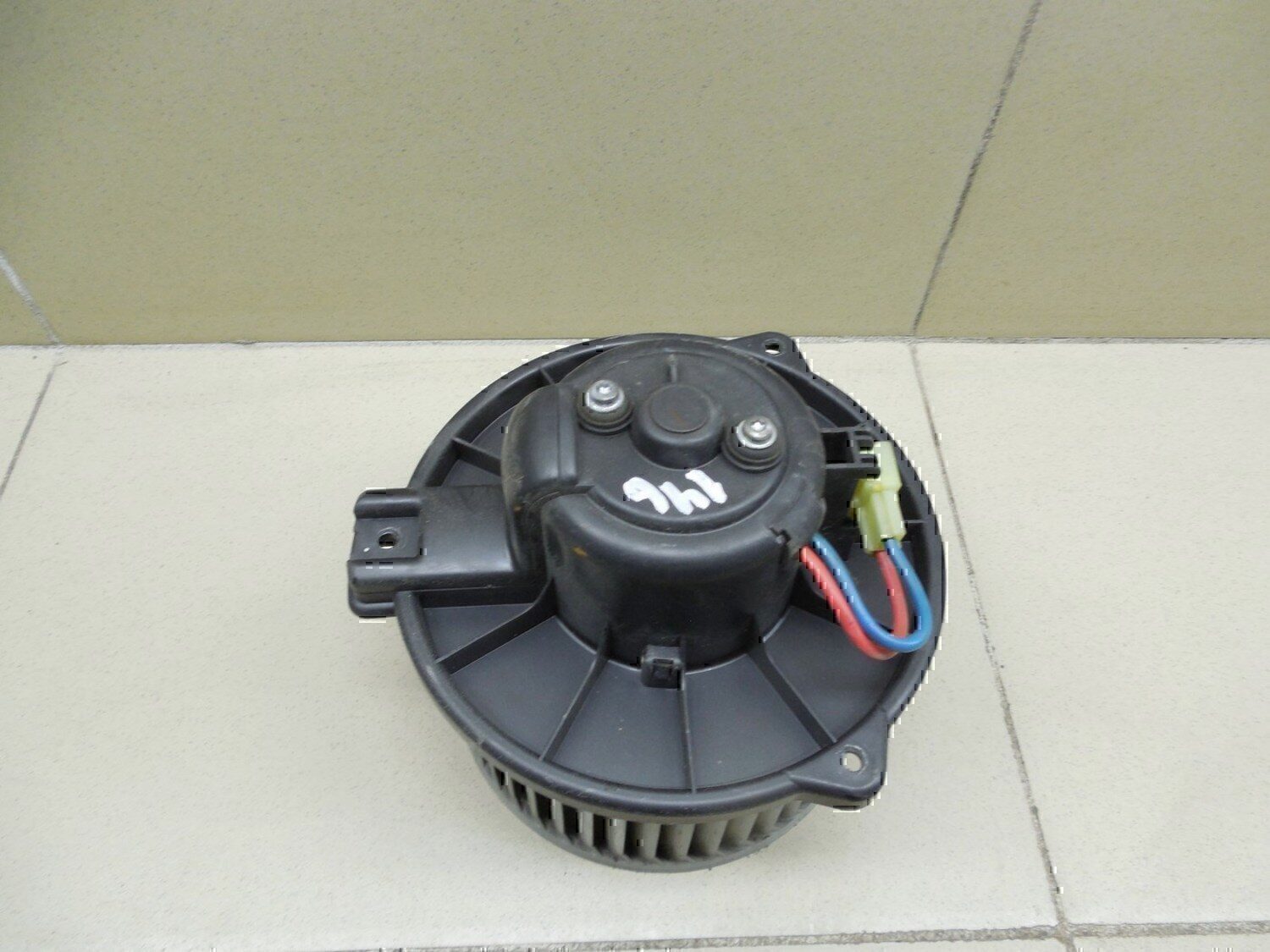 Моторчик отопителя MITSUBISHI Carisma (DA) 1999-2003