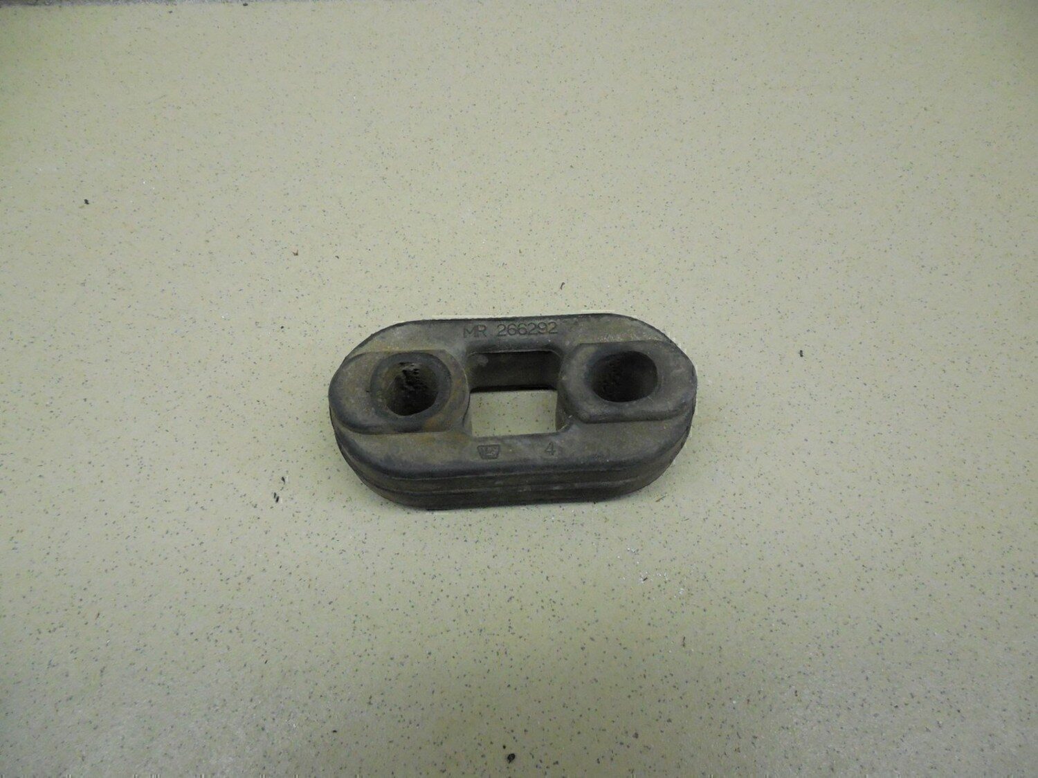 Резинка подвеса глушителя MITSUBISHI Carisma (DA) 1999-2003