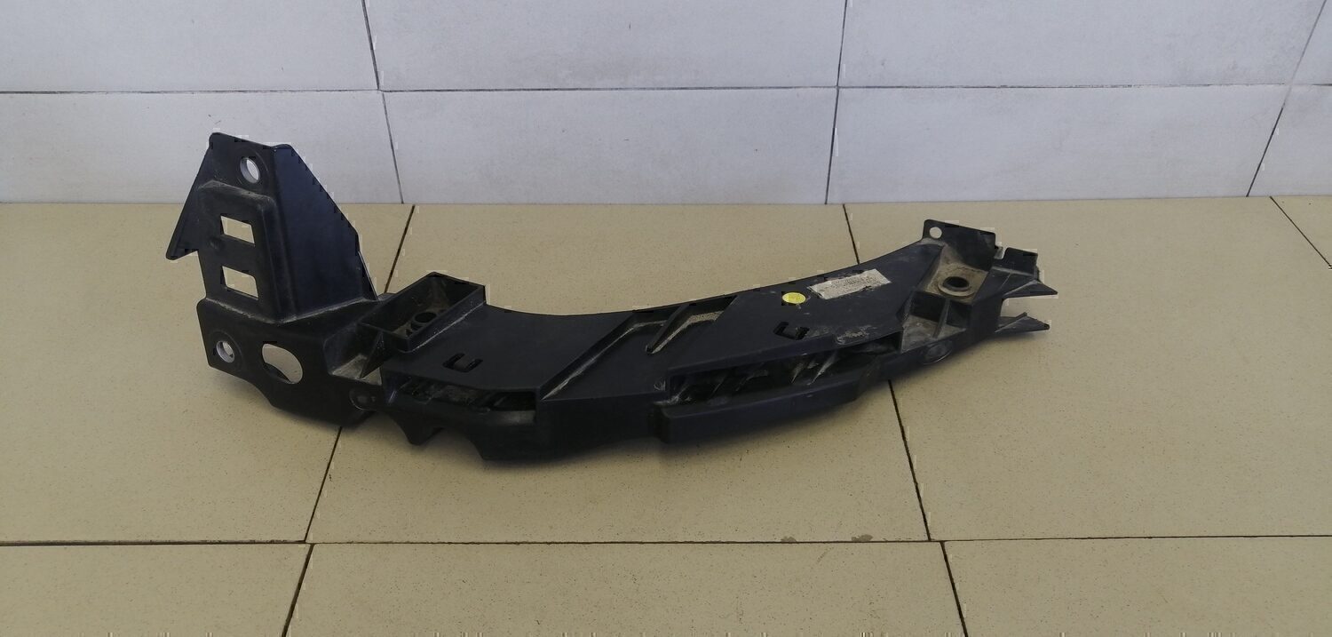 Кронштейн фар левый VW Polo (Sed RUS) 2011>