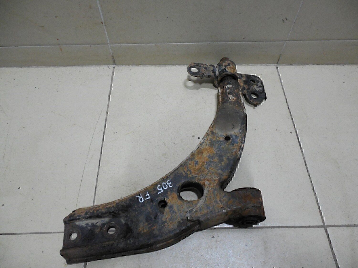 Рычаг передний правый KIA Spectra 2001-2011