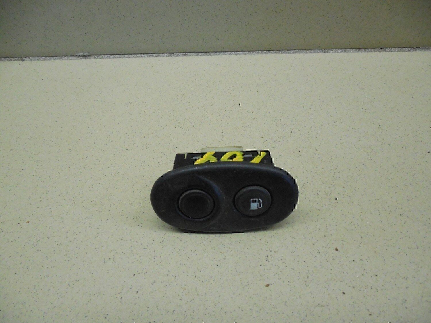 Кнопка открывания багажника DAEWOO Nexia 1995-2016