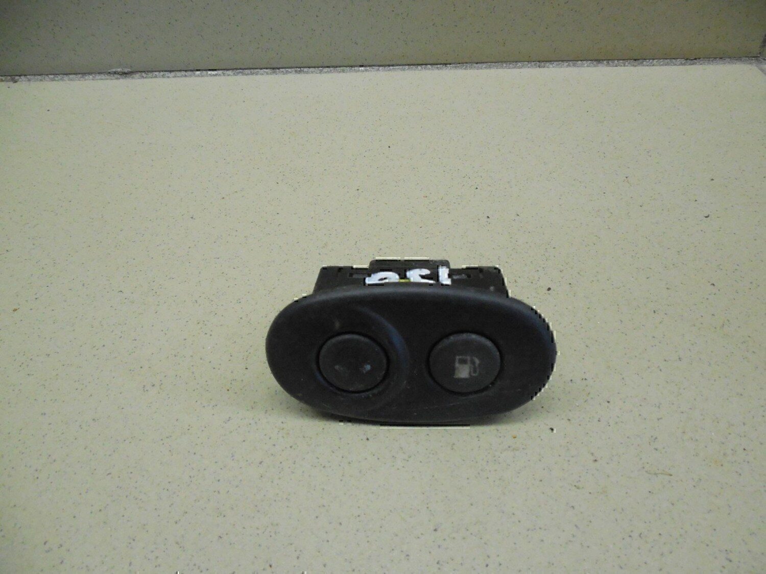 Кнопка открывания багажника DAEWOO Nexia 1995-2016