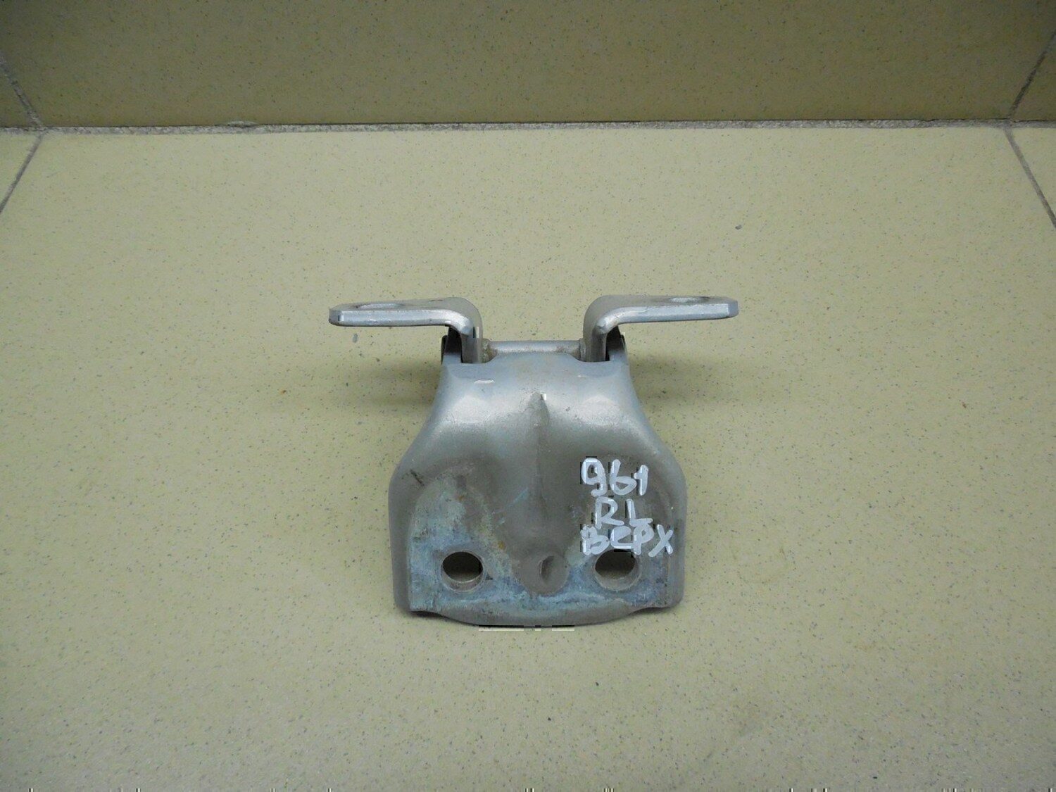 Петля двери задней HYUNDAI Santa Fe (SM)/ Santa Fe Classic 2000-2012