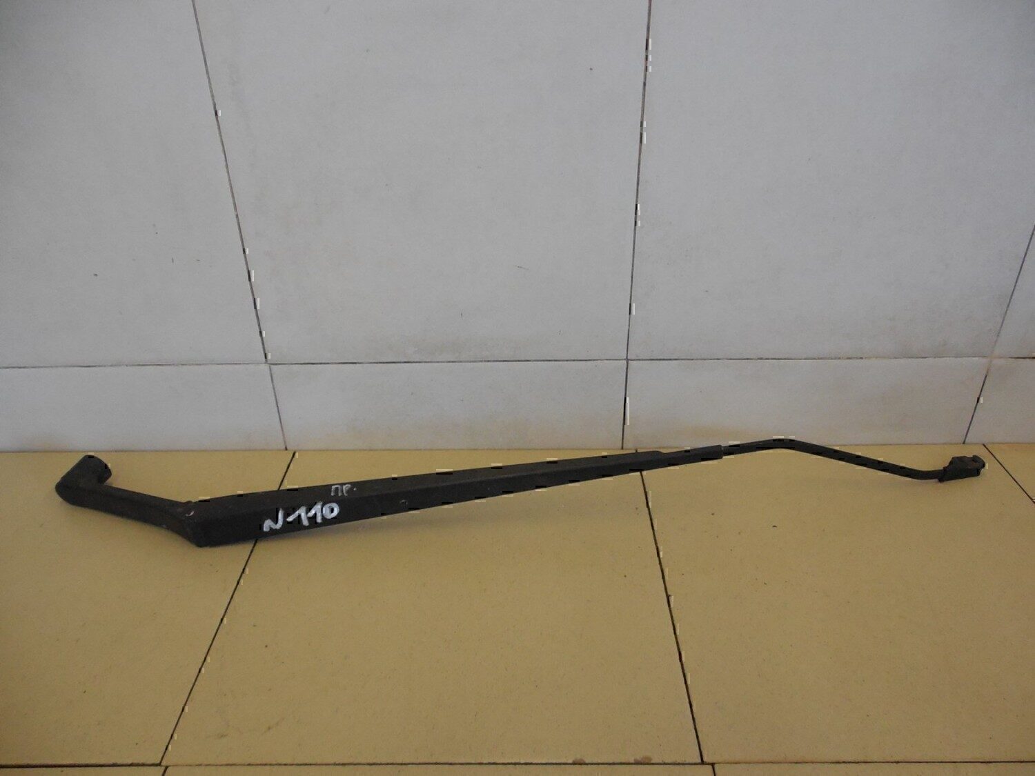 Поводок стеклоочистителя передний правый MITSUBISHI Colt (Z3) 2004-2012