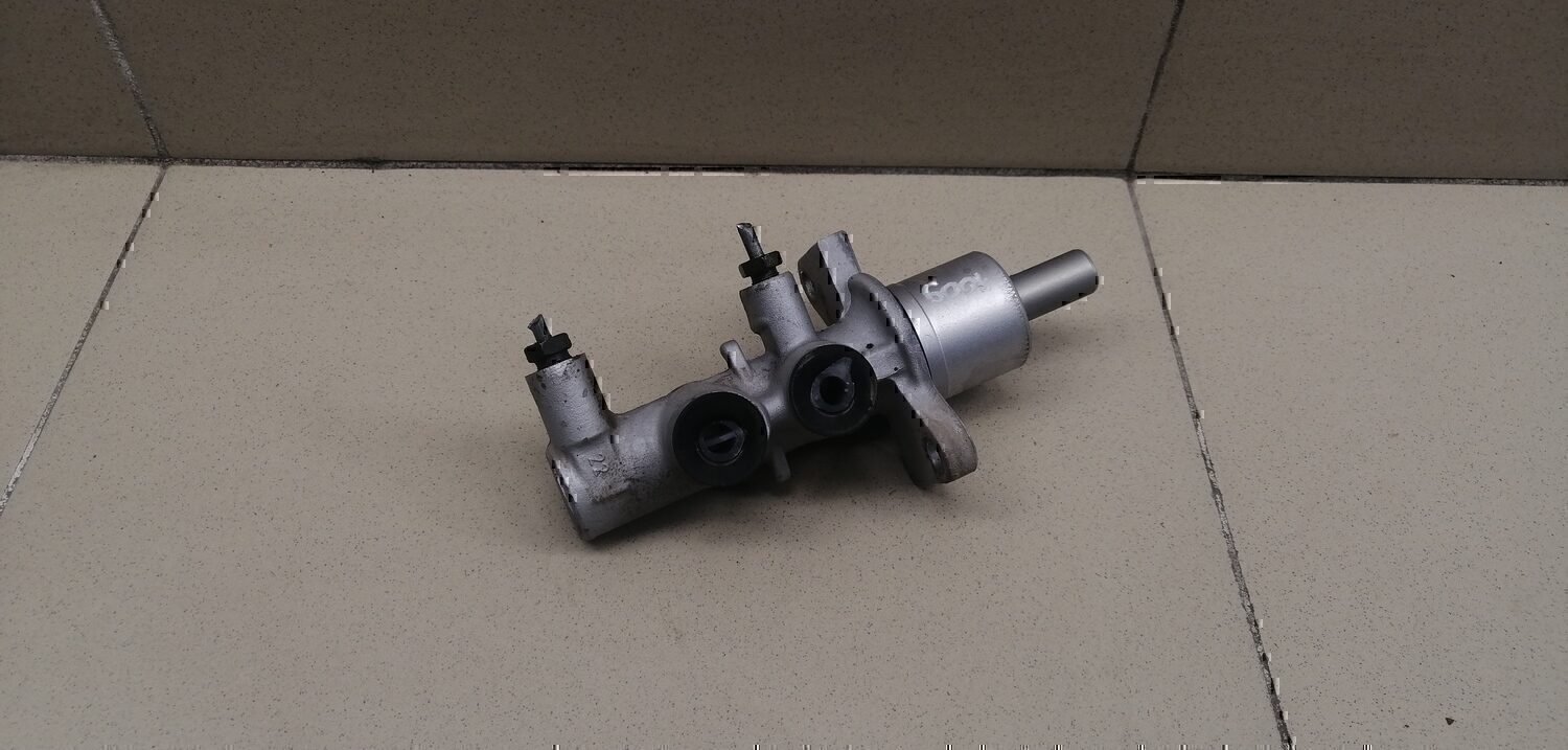 Цилиндр тормозной главный VAZ Lada Granta 2011>