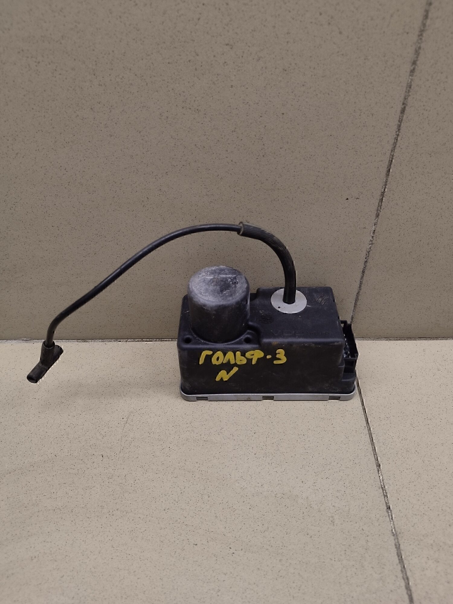 Вакуумное устройство системы центрального замка VW Golf III/Vento 1991-1997