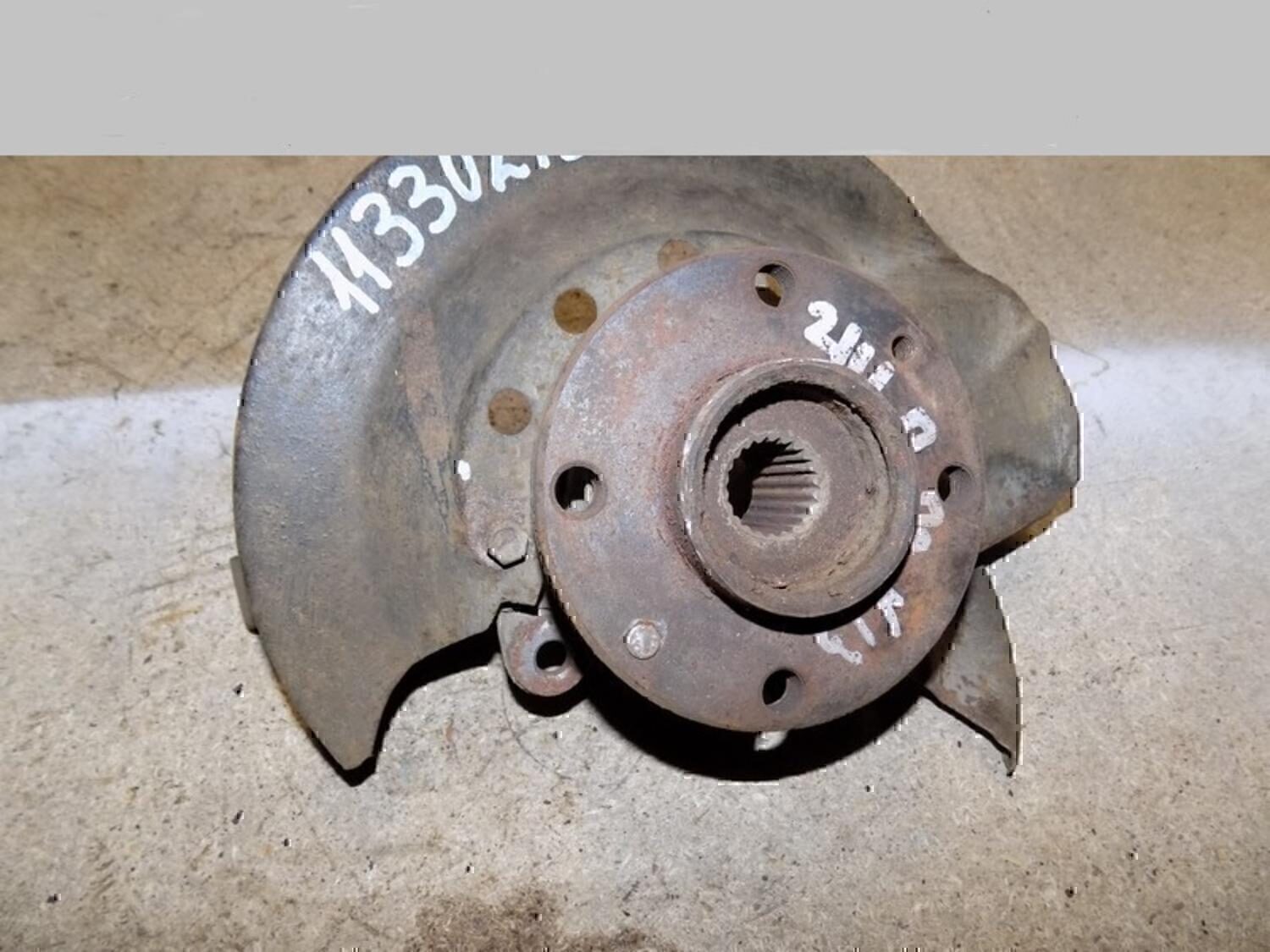 Кулак поворотный передний правый VAZ Lada 2115