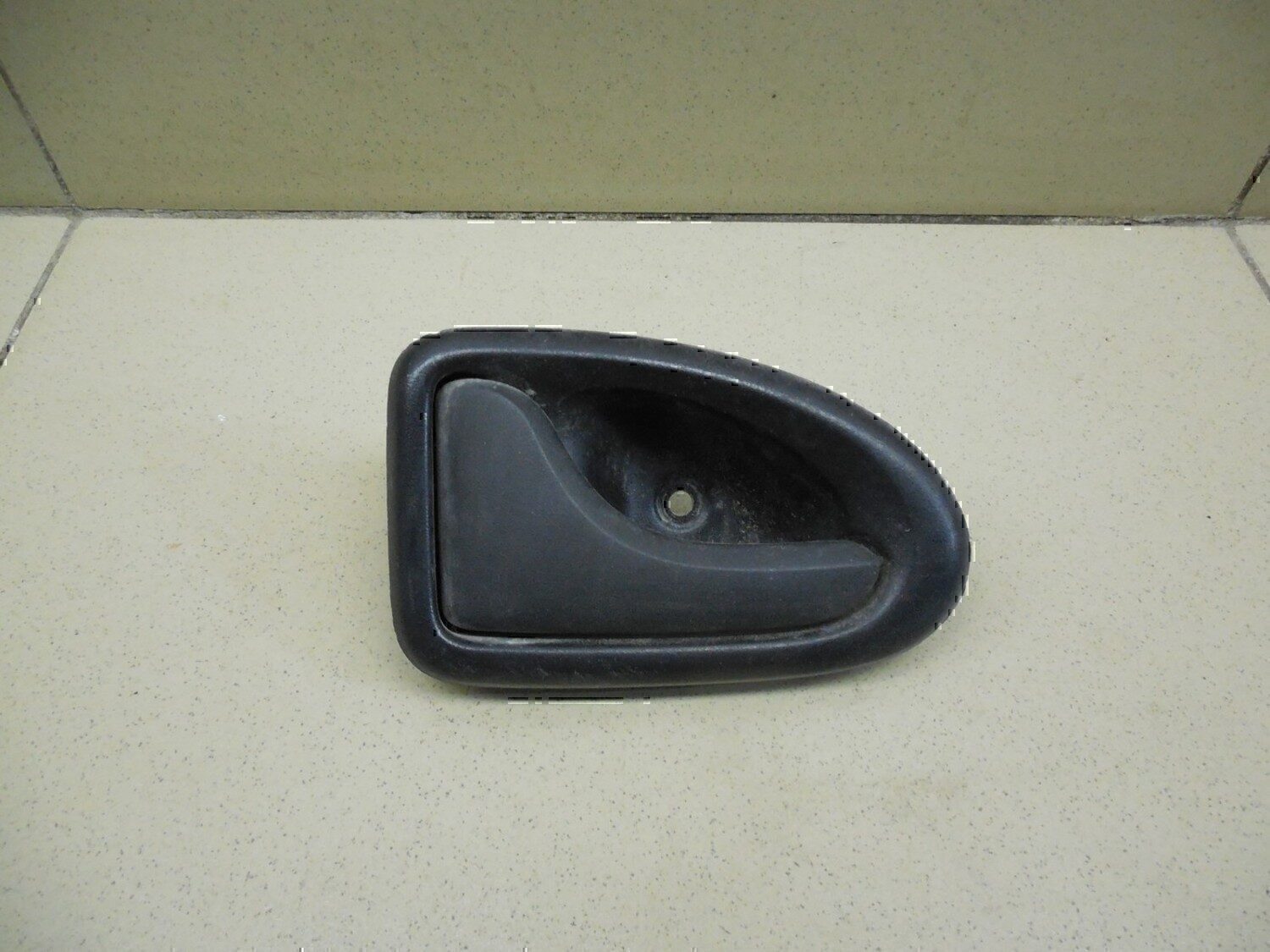 Ручка двери внутренняя левая RENAULT Logan 2005-2014