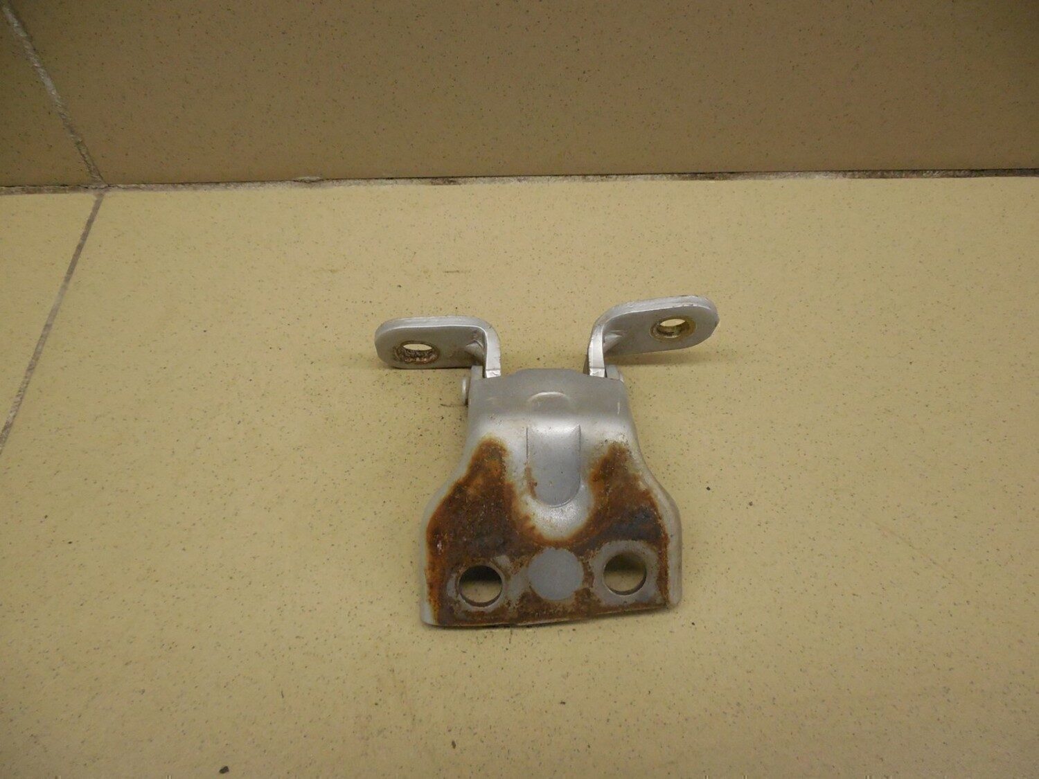 Петля двери задней левой верхняя Haima 3