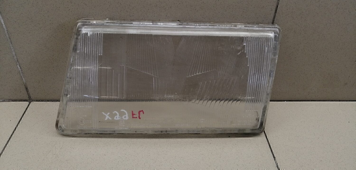 Стекло фары левой VAZ Lada 2108,09,99