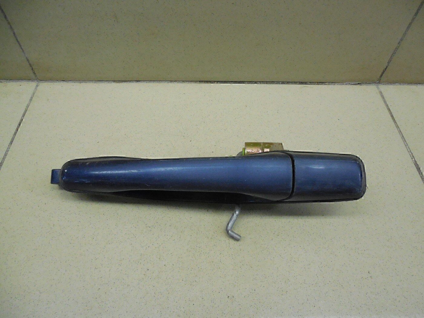 Ручка двери задней наружная левая MITSUBISHI Lancer (CS/Classic) 2003-2006