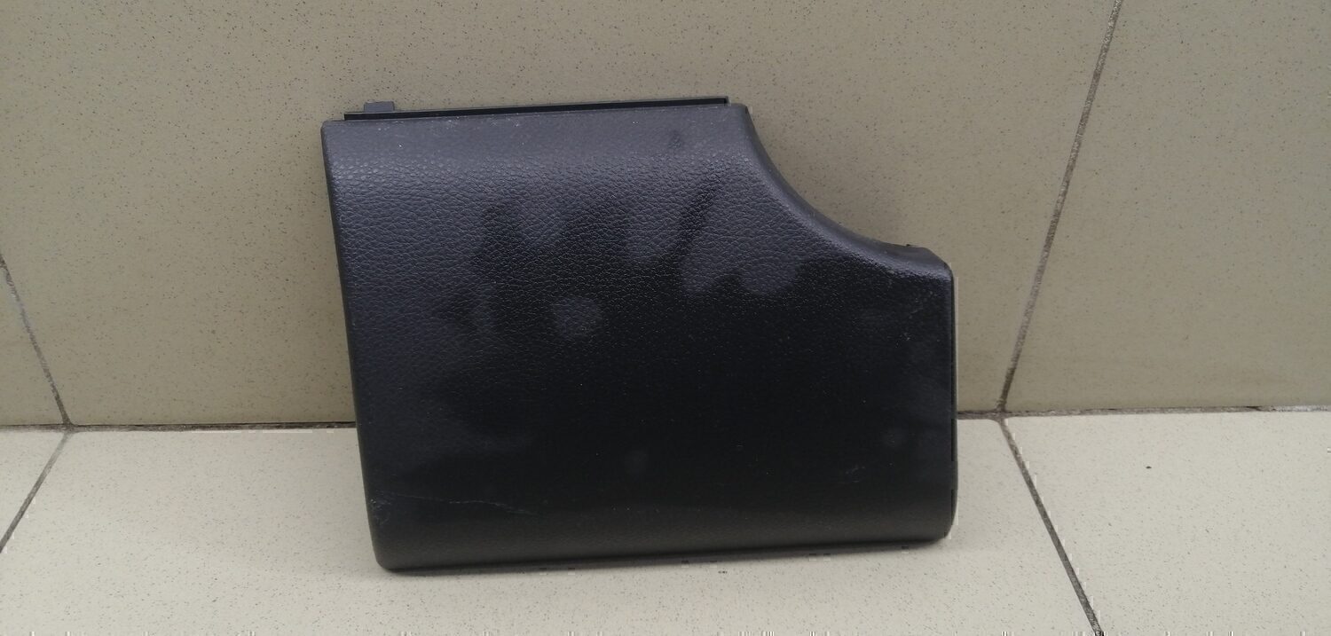 Накладка (кузов внутри) NISSAN Tiida (C11) 2007-2014