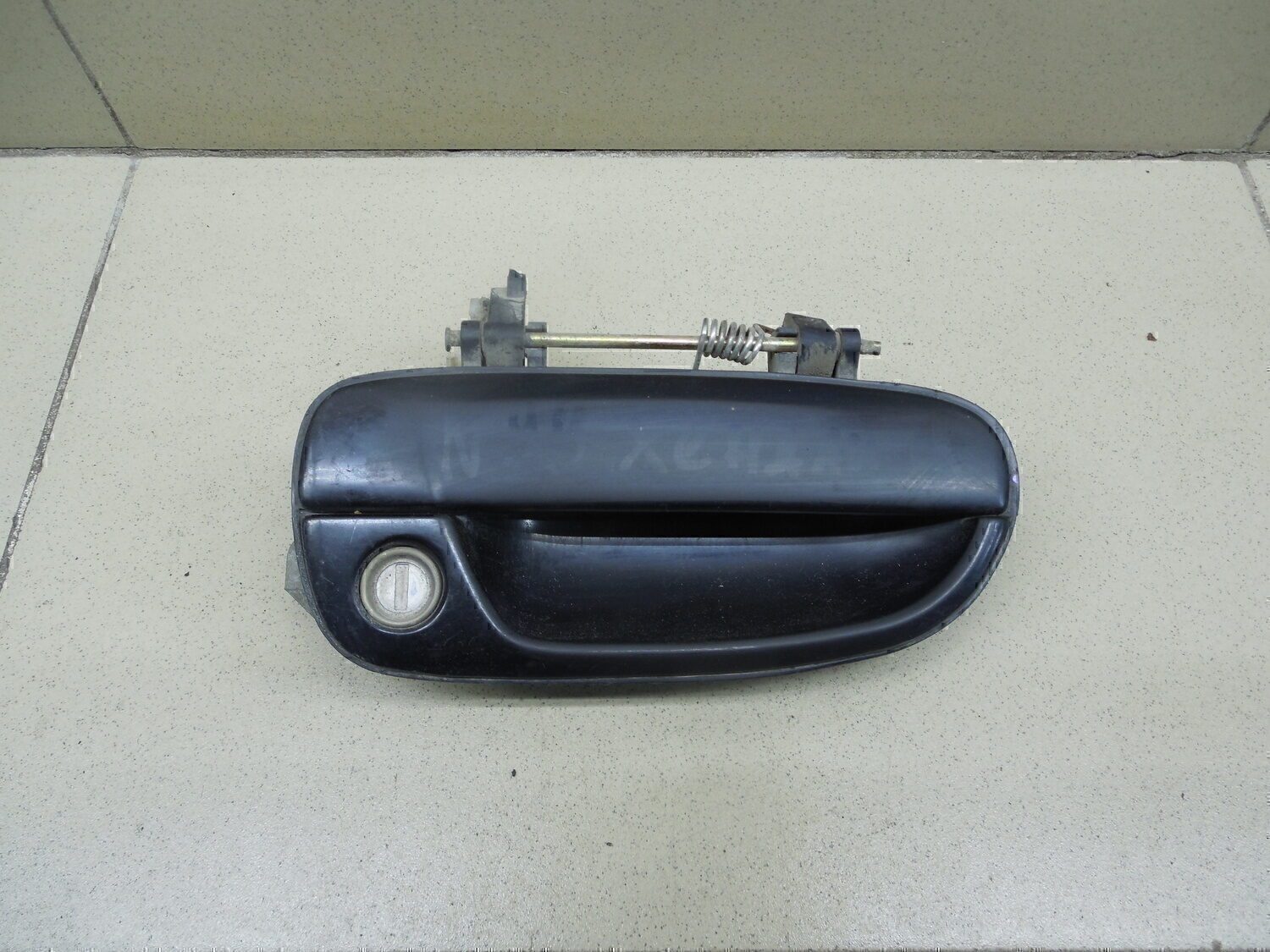 Ручка двери передней наружная правая HYUNDAI Accent II (+ТАГАЗ) 2000-2012