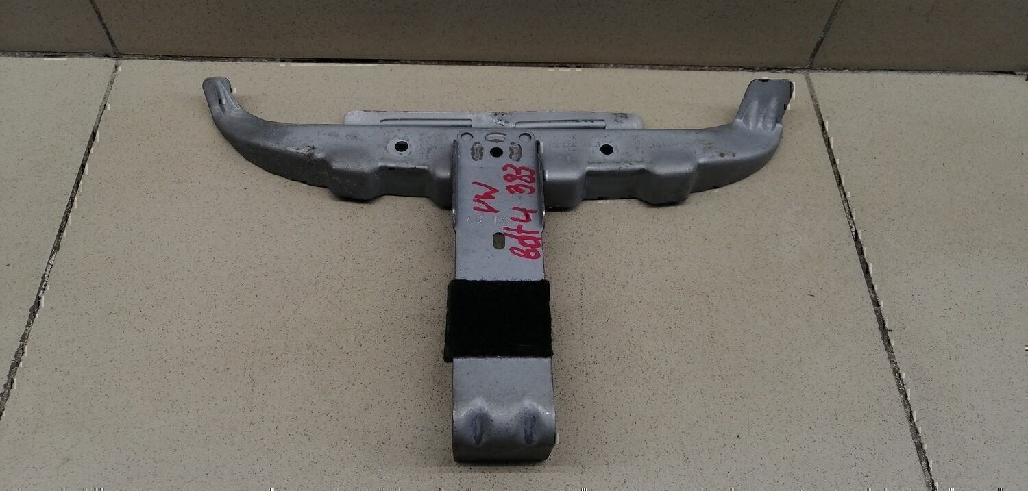 Кронштейн (сопут. товар) VW Golf IV/Bora 1997-2005