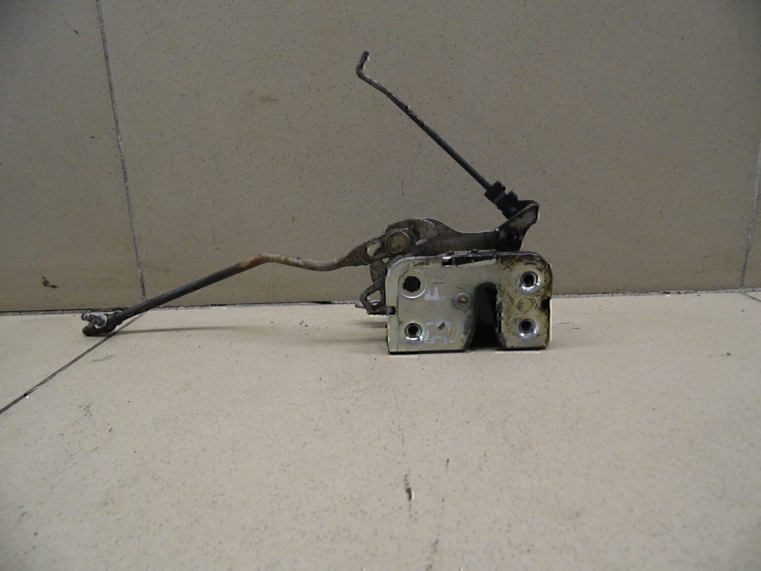 Замок двери передней правой MITSUBISHI Pajero/Montero (V1, V2, V3, V4) 1997-2004