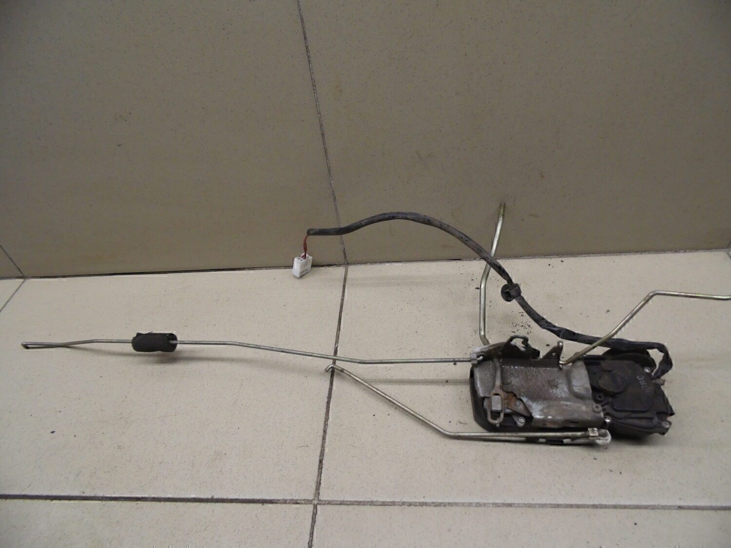 Замок двери передней правой Haima 3