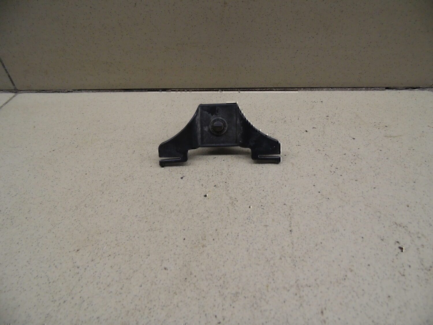 Замок лючка бензобака MITSUBISHI Lancer (CS/Classic) 2003-2006