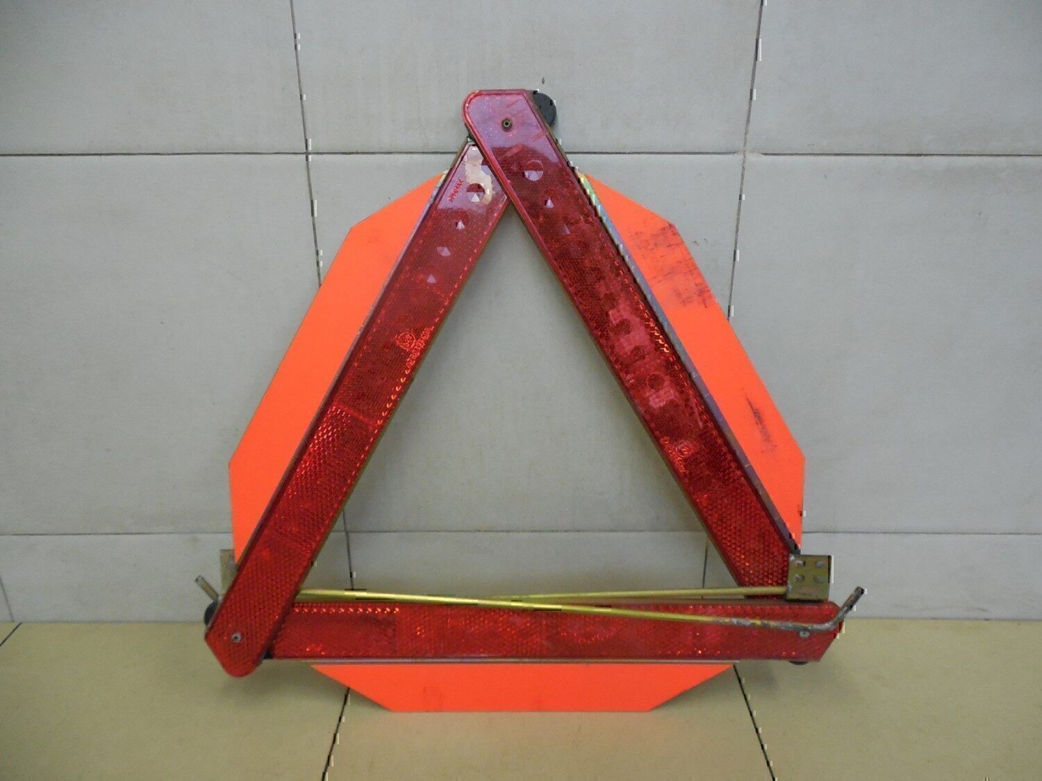 Знак аварийной остановки