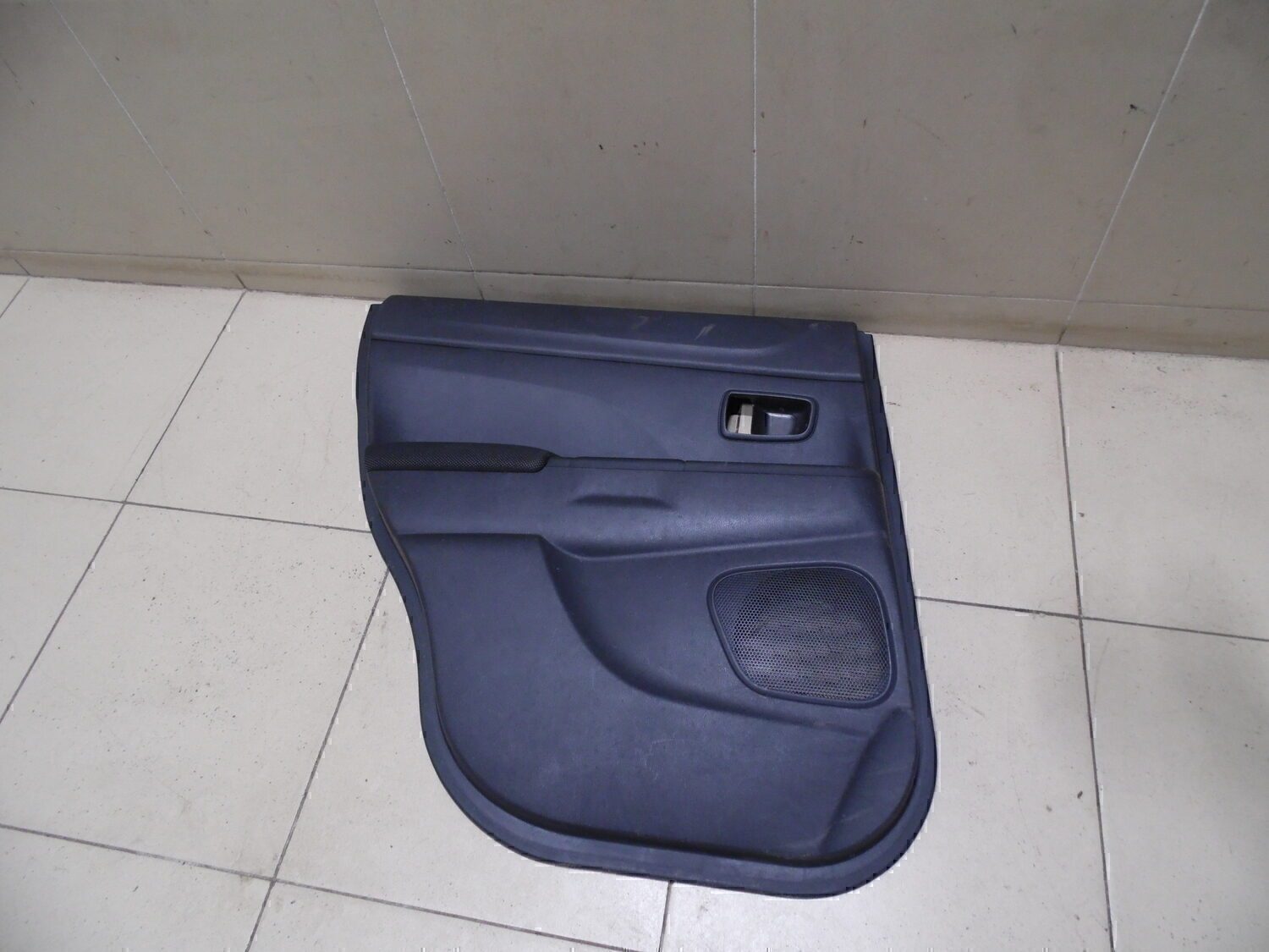 Обшивка двери задней левой MITSUBISHI ASX 2010-2016