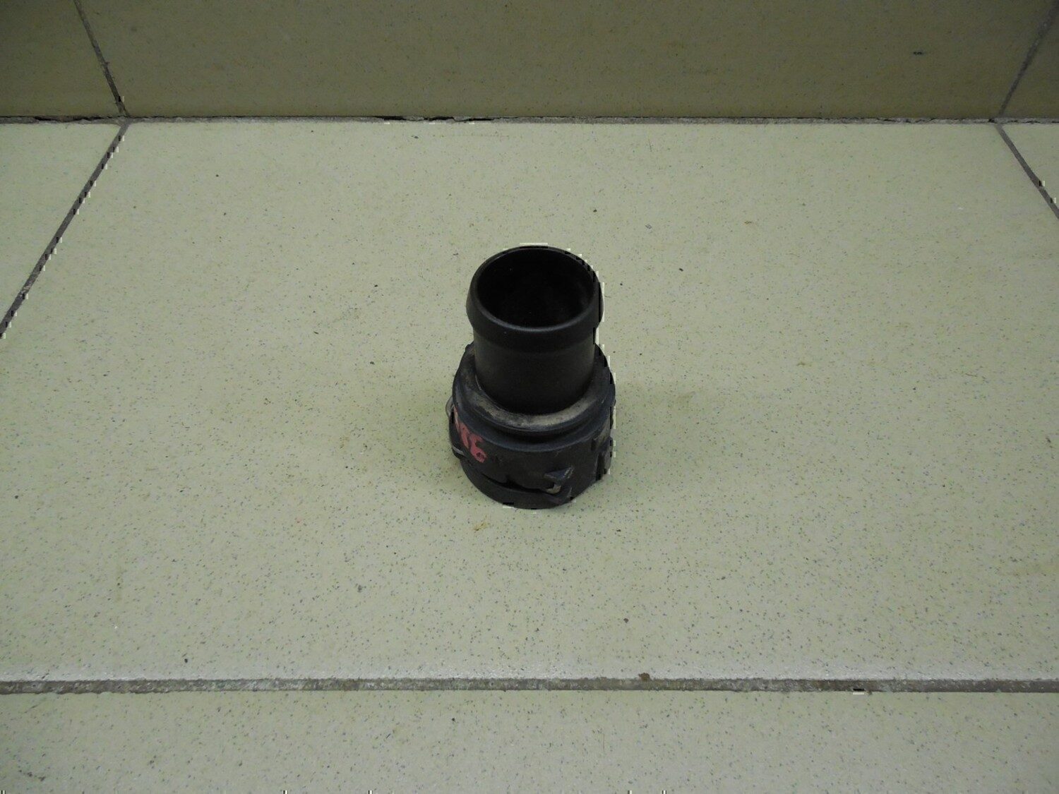 Фланец двигателя системы охлаждения Audi Fabia 2007-2015