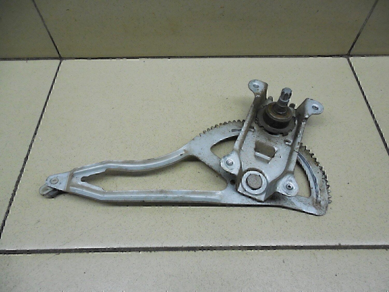 Стеклоподъемник механ. задний правый OPEL Astra G 1998-2005