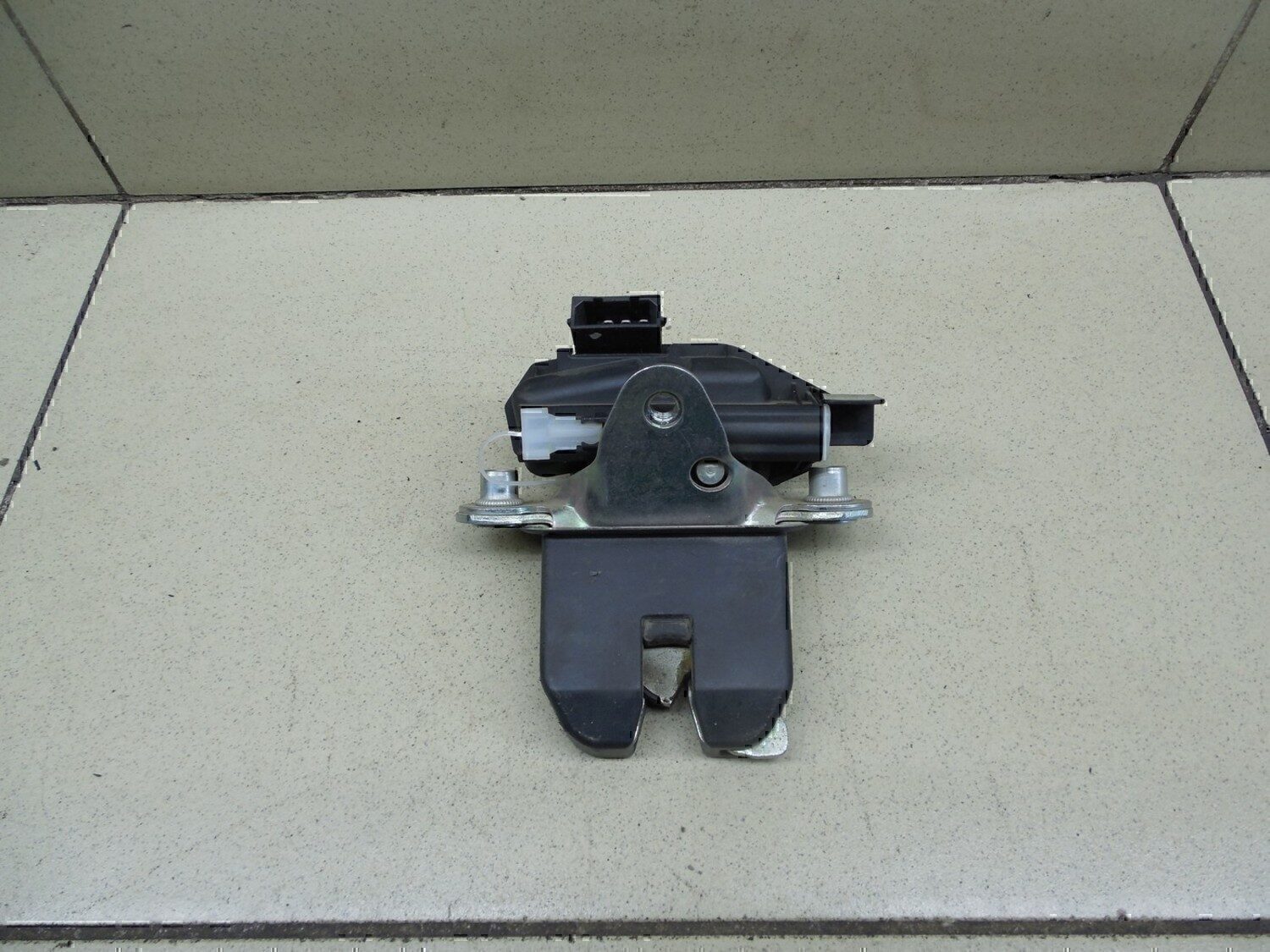 Замок багажника — фото 4