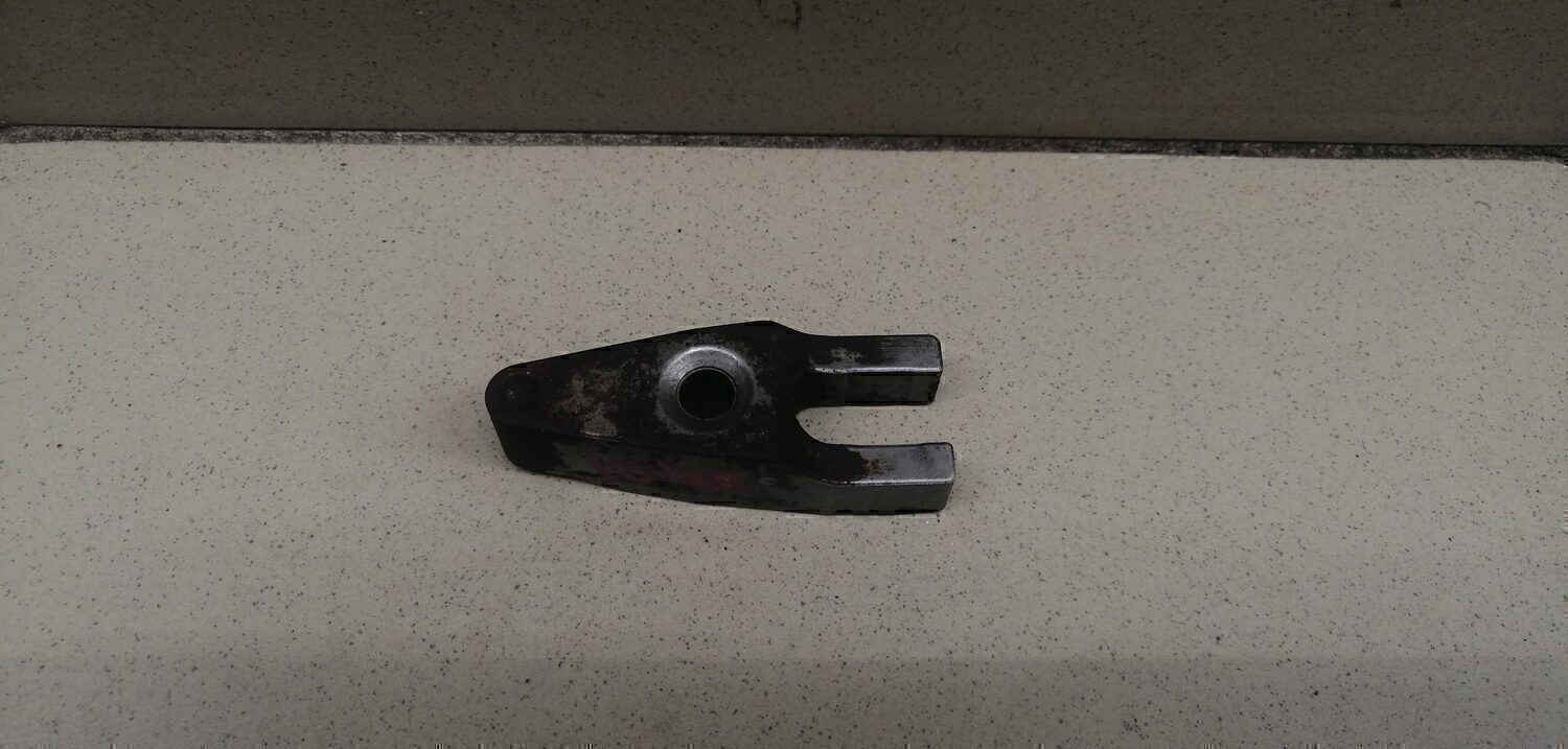 Кронштейн форсунки TOYOTA Hi Lux 2015>