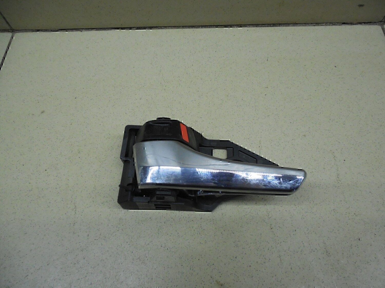 Ручка двери внутренняя левая TOYOTA Hi Lux 2015>