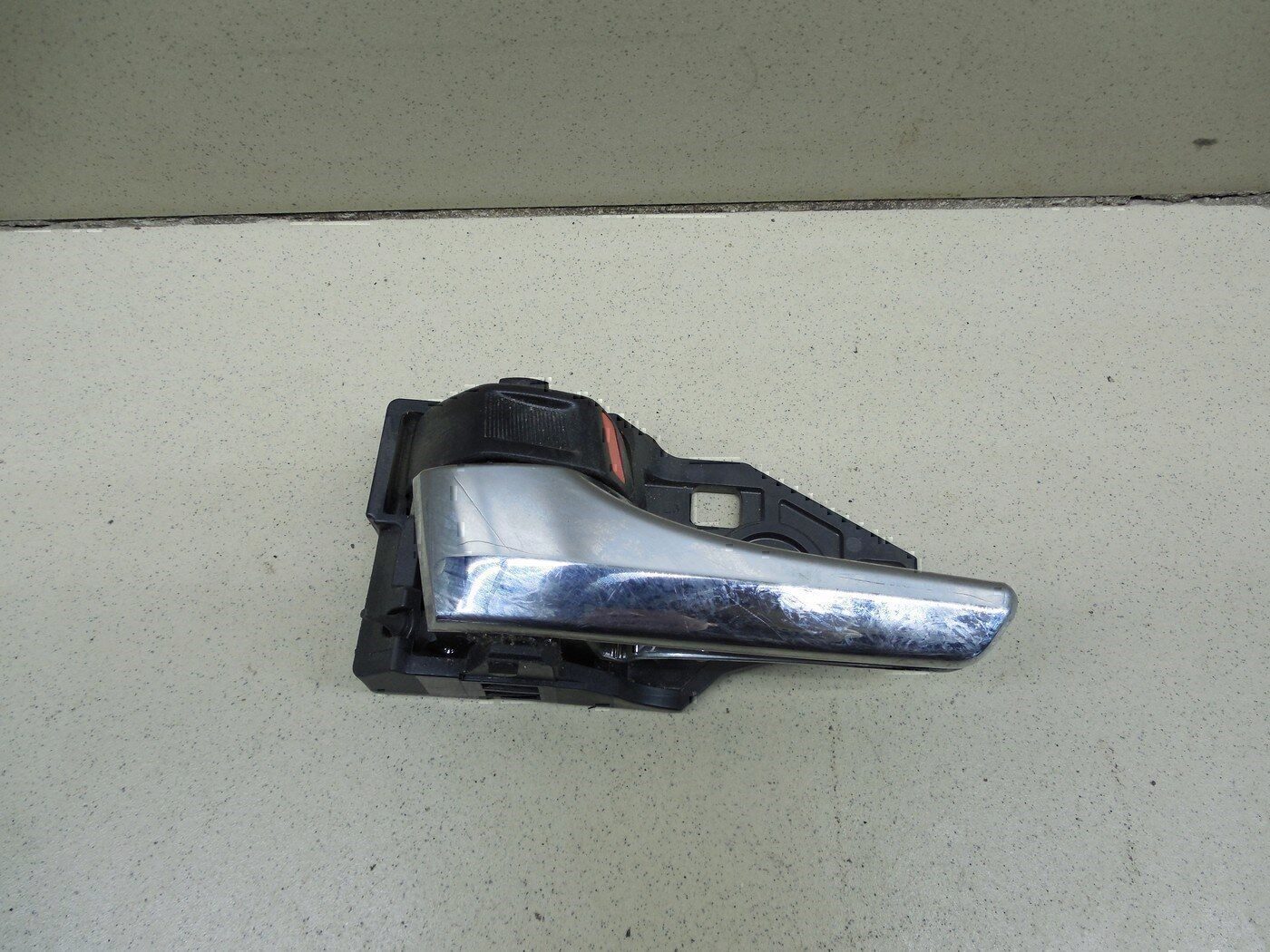 Ручка двери внутренняя левая TOYOTA Hi Lux 2015>