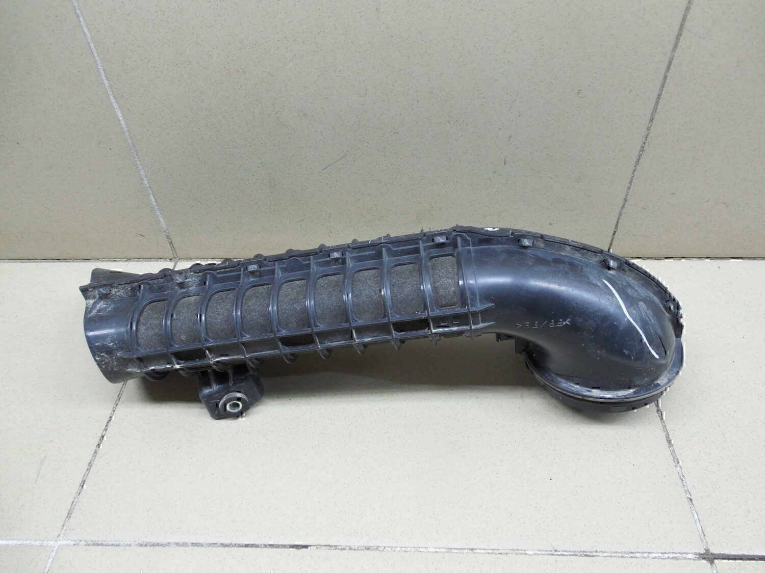 Патрубок воздушного фильтра TOYOTA Hi Lux 2015>